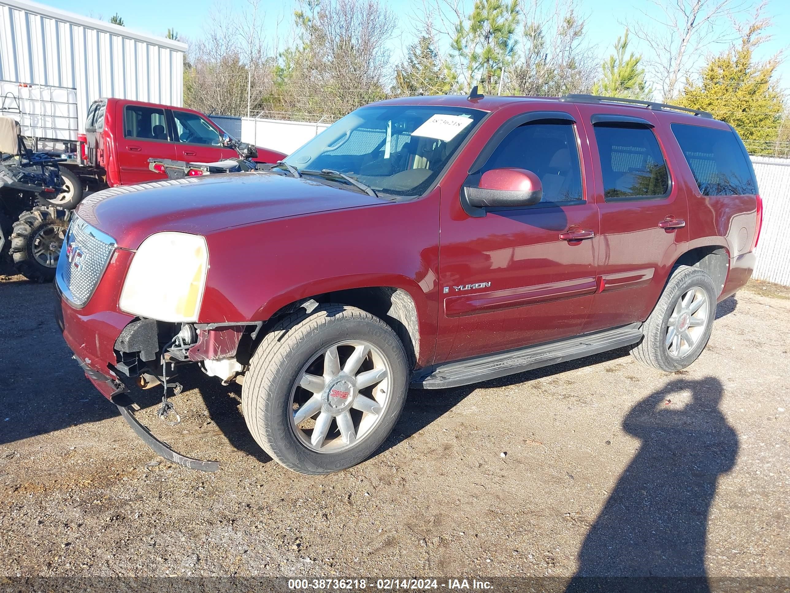 Photo 1 VIN: 1GKFC13018J105076 - GMC YUKON 