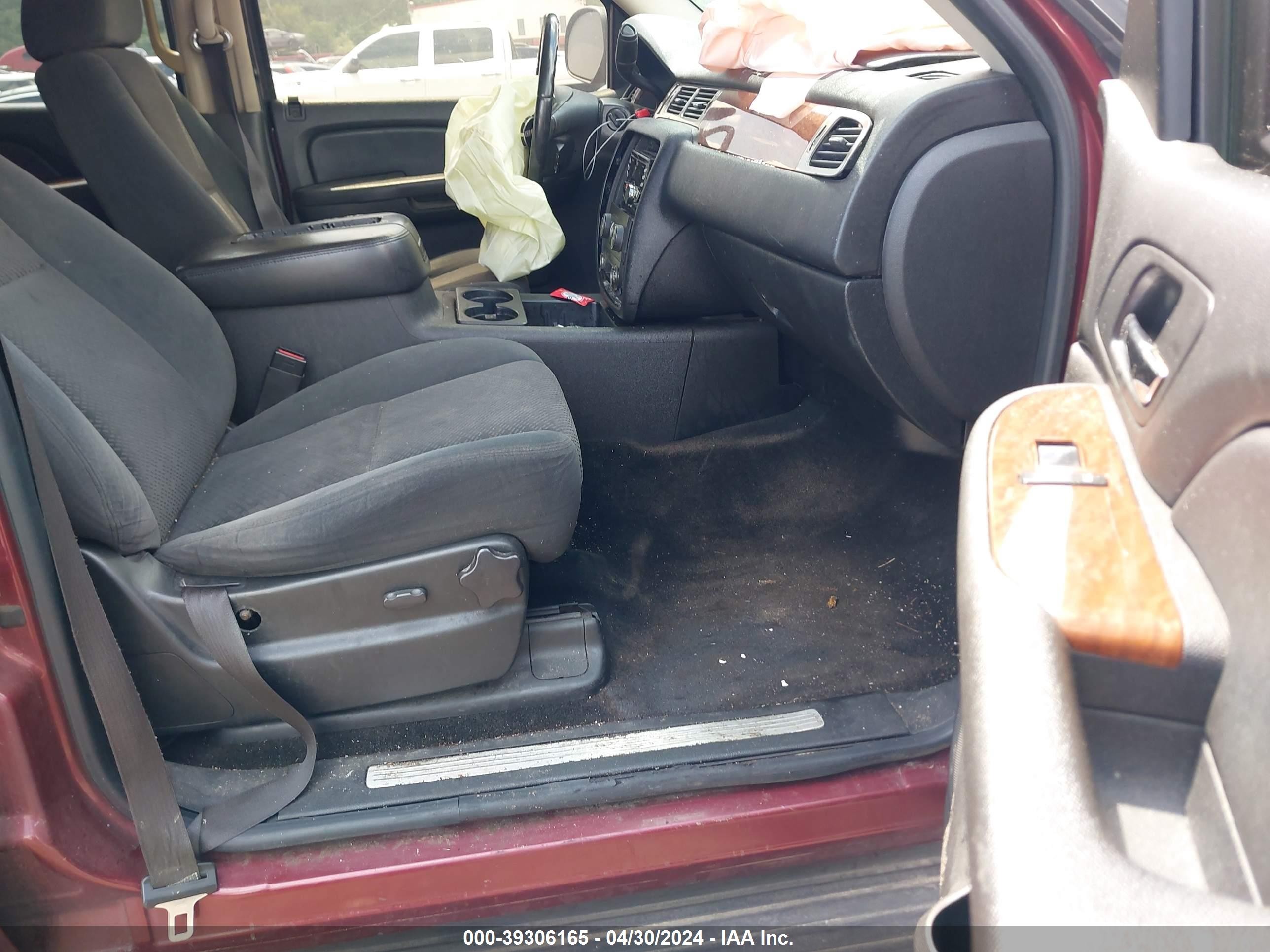 Photo 4 VIN: 1GKFC13028J100369 - GMC YUKON 