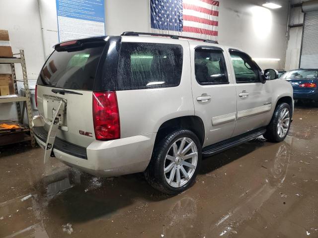 Photo 2 VIN: 1GKFC13047J136398 - GMC YUKON 