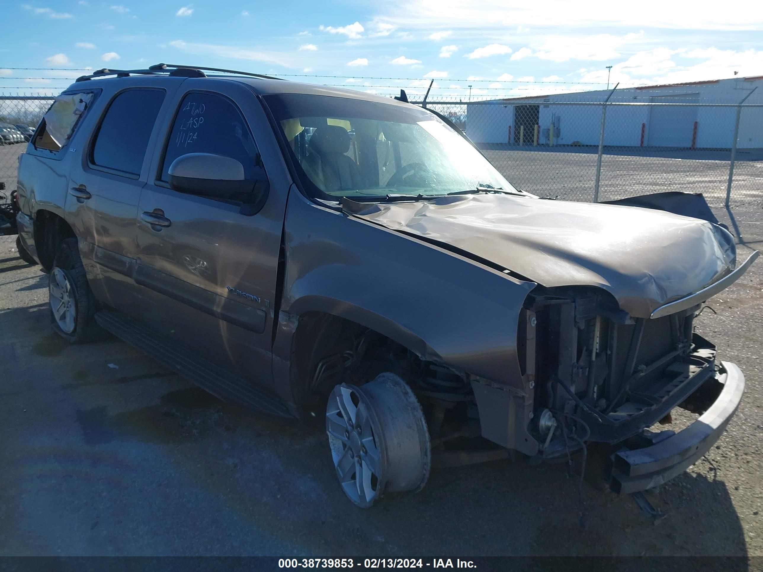 Photo 0 VIN: 1GKFC13047R174277 - GMC YUKON 