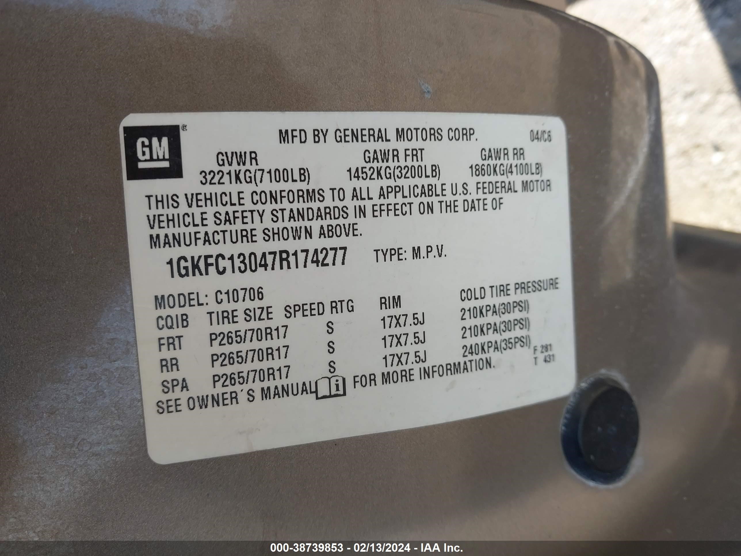 Photo 8 VIN: 1GKFC13047R174277 - GMC YUKON 