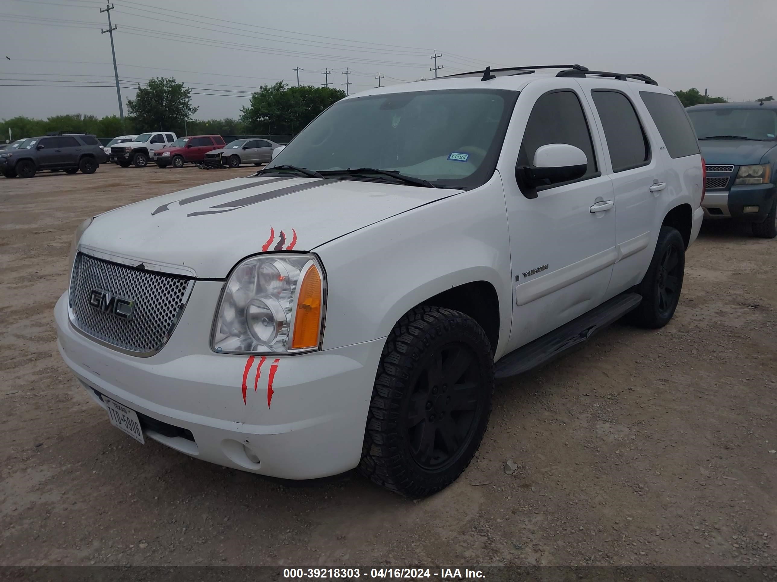 Photo 1 VIN: 1GKFC13068R170460 - GMC YUKON 