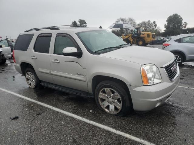 Photo 3 VIN: 1GKFC13077J382250 - GMC YUKON 