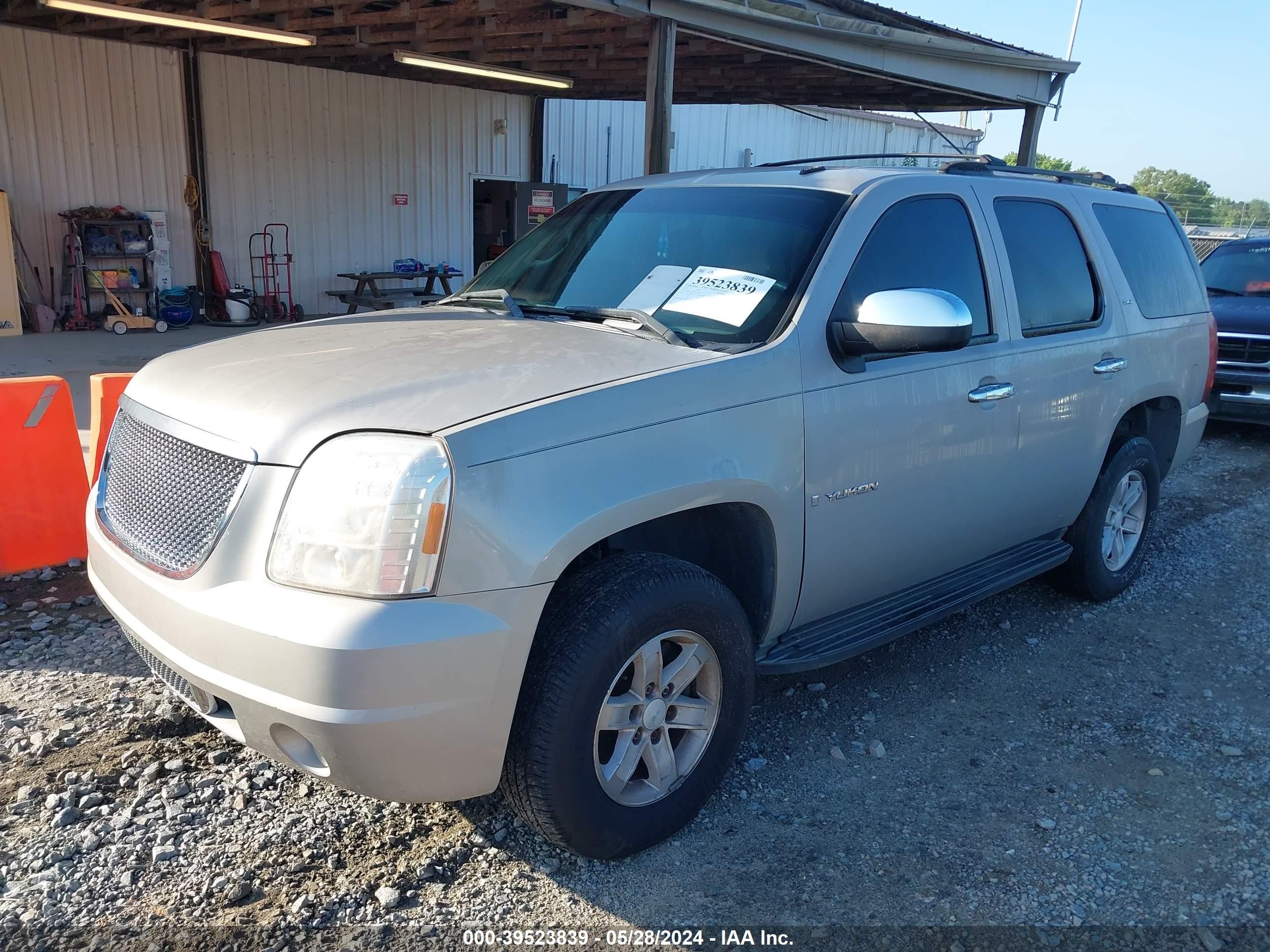 Photo 1 VIN: 1GKFC13087J144844 - GMC YUKON 