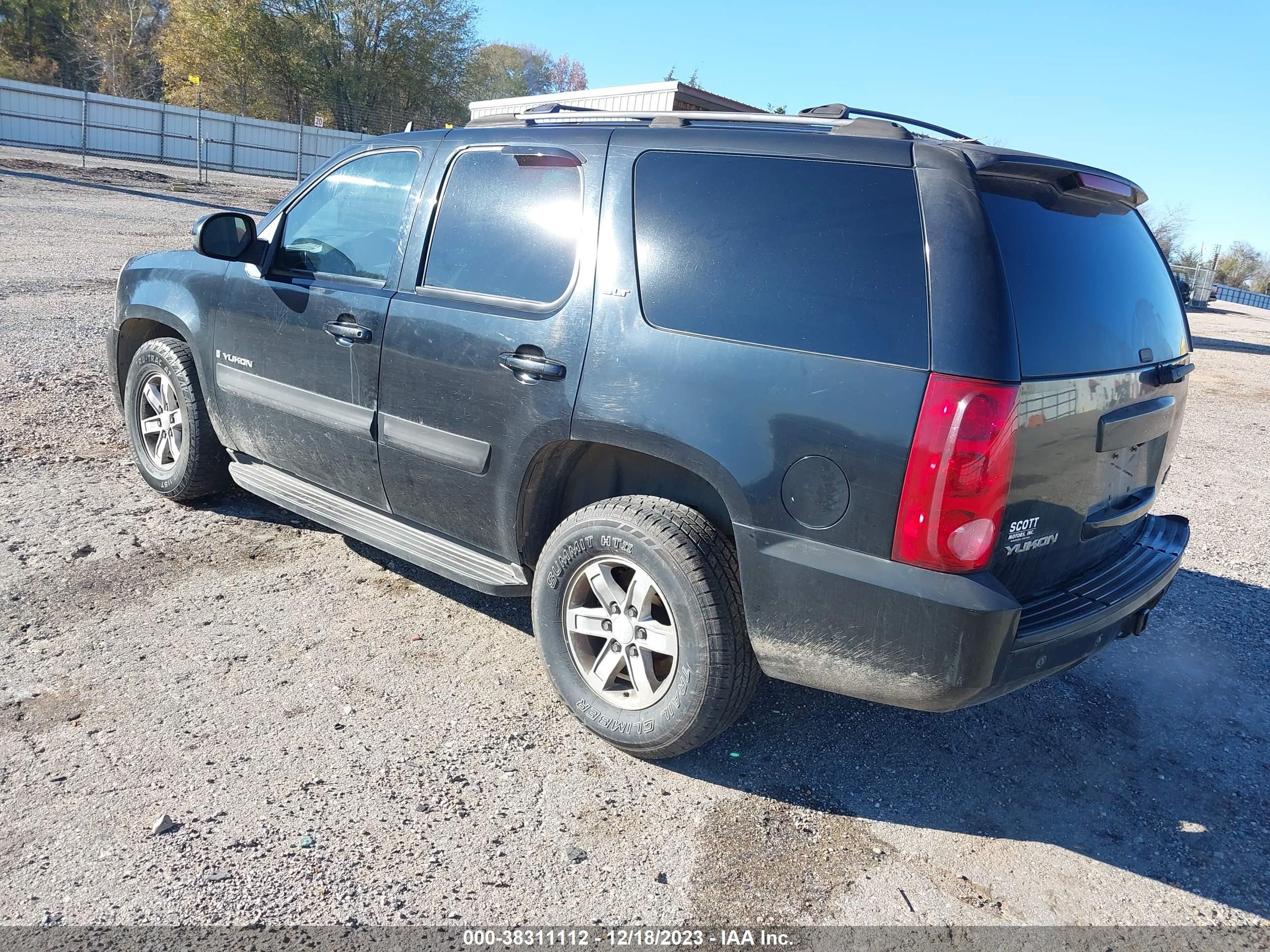 Photo 2 VIN: 1GKFC13087R152962 - GMC YUKON 