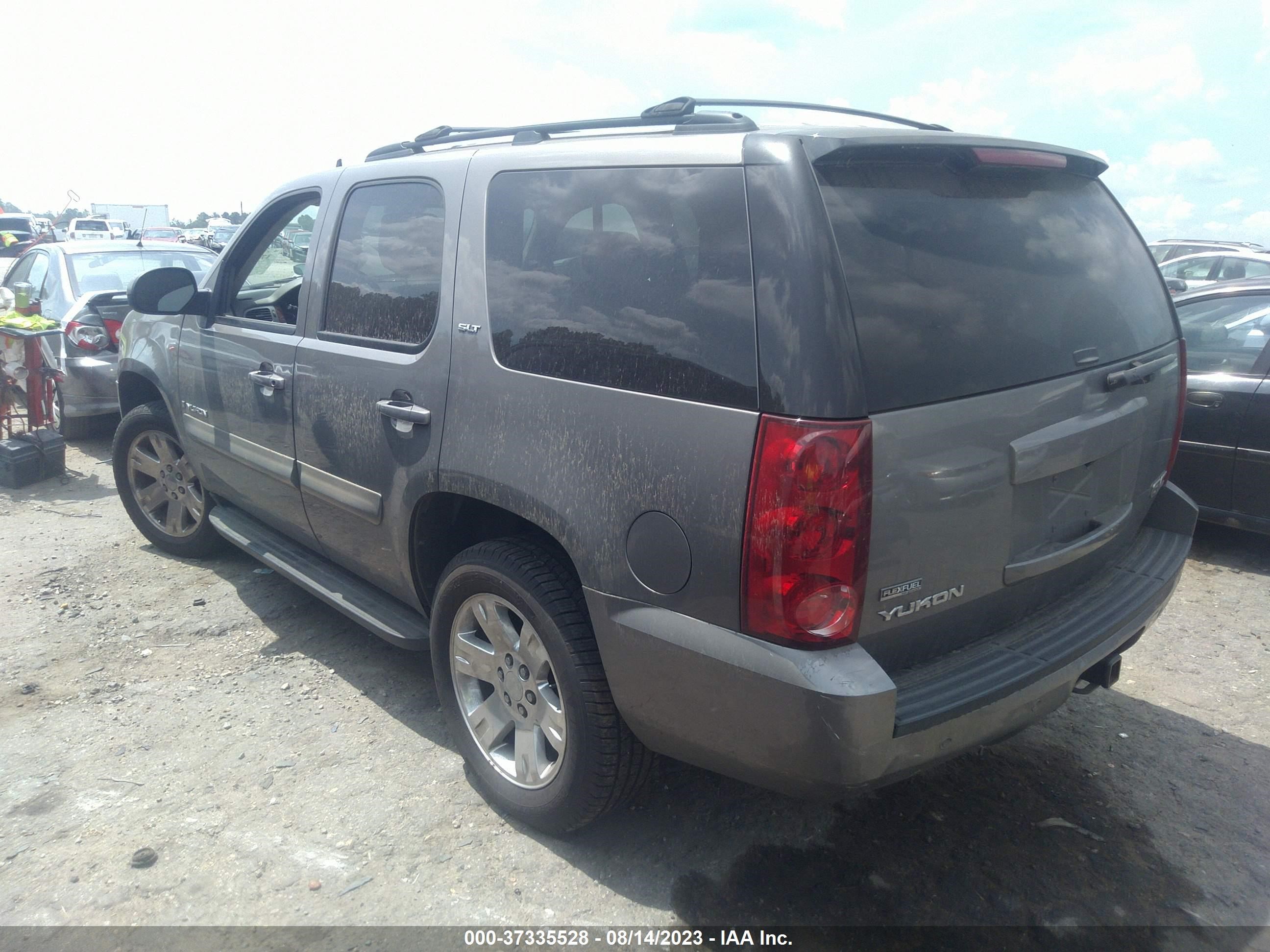 Photo 3 VIN: 1GKFC13097J333745 - GMC YUKON 