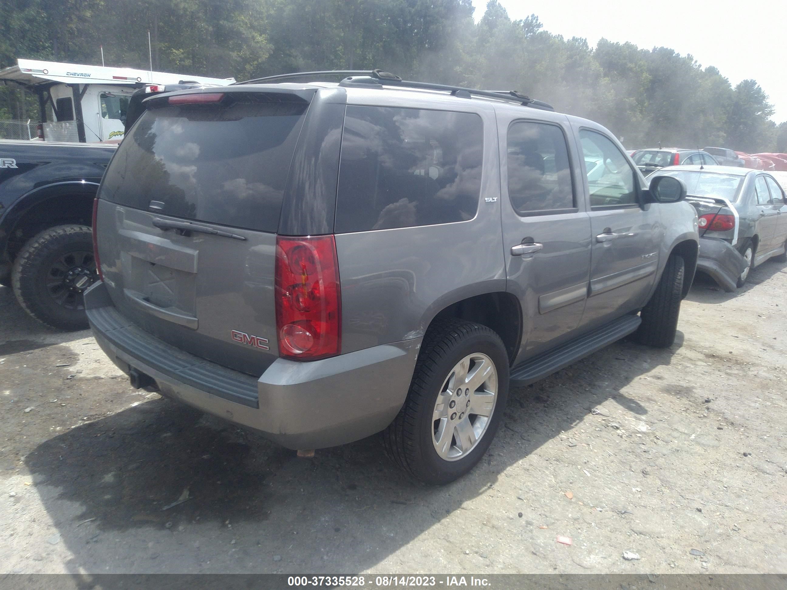 Photo 4 VIN: 1GKFC13097J333745 - GMC YUKON 