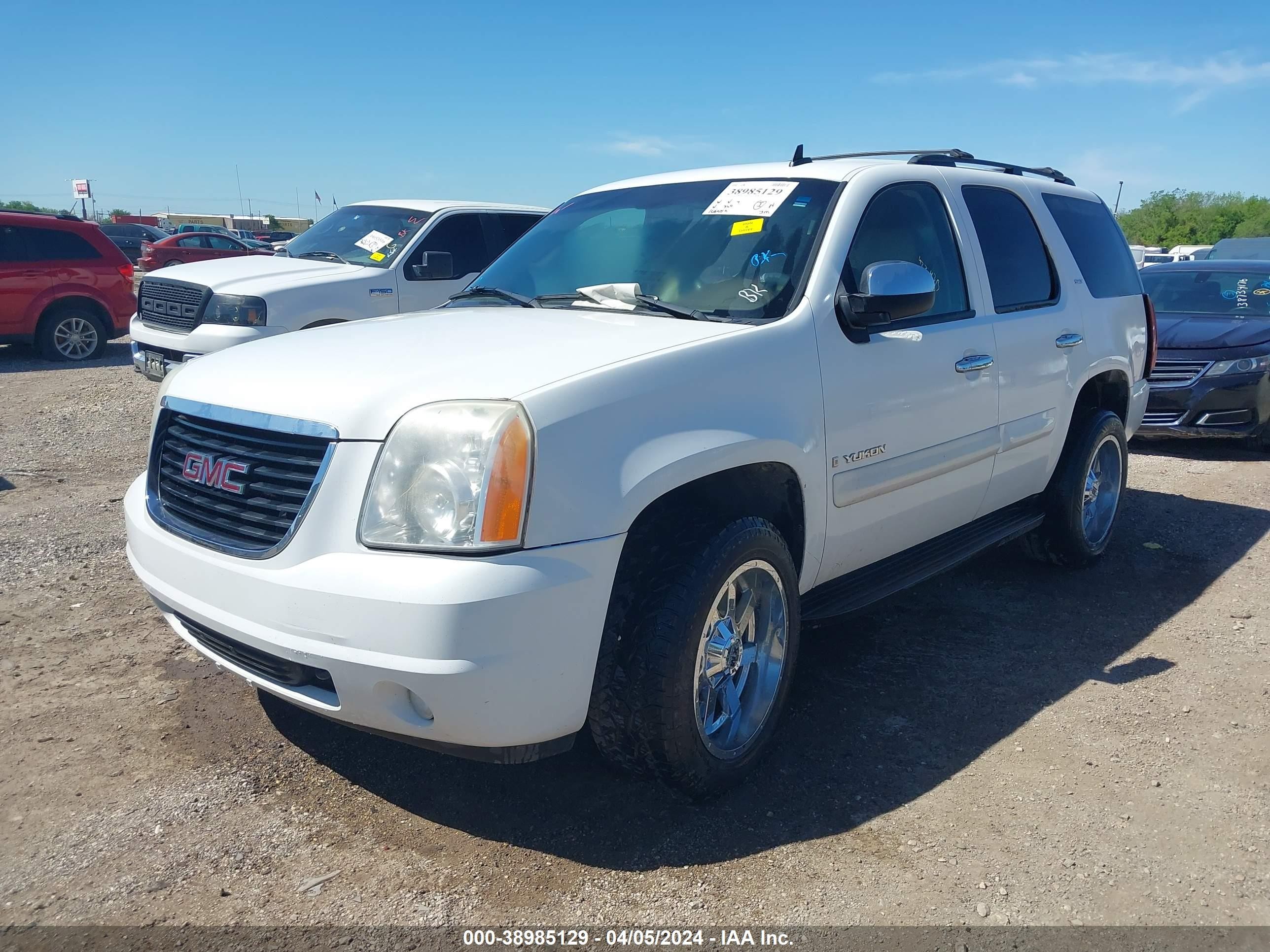 Photo 1 VIN: 1GKFC13097R376547 - GMC YUKON 