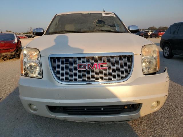 Photo 4 VIN: 1GKFC130X8R222446 - GMC YUKON 