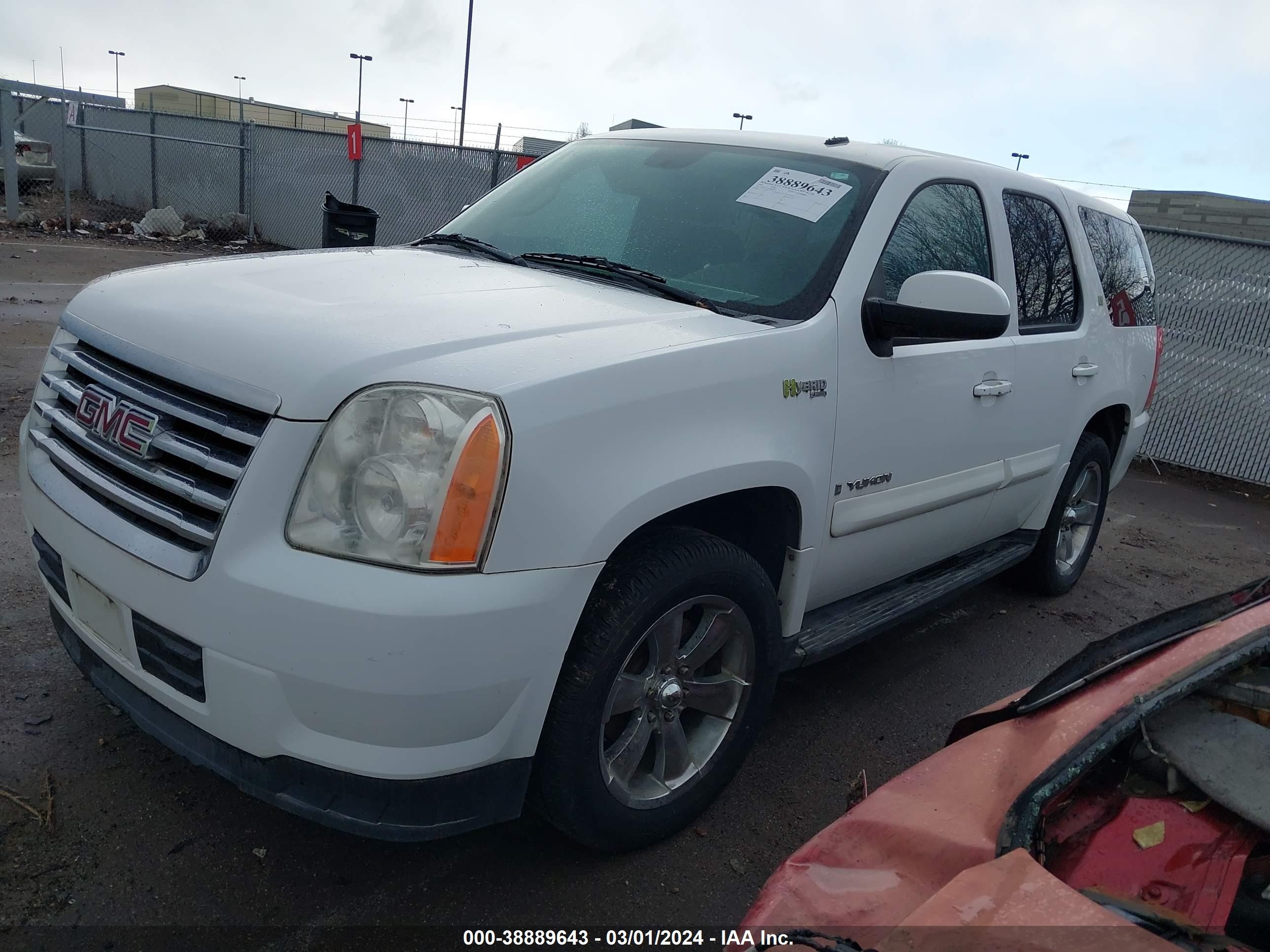 Photo 1 VIN: 1GKFC13548R209073 - GMC YUKON 