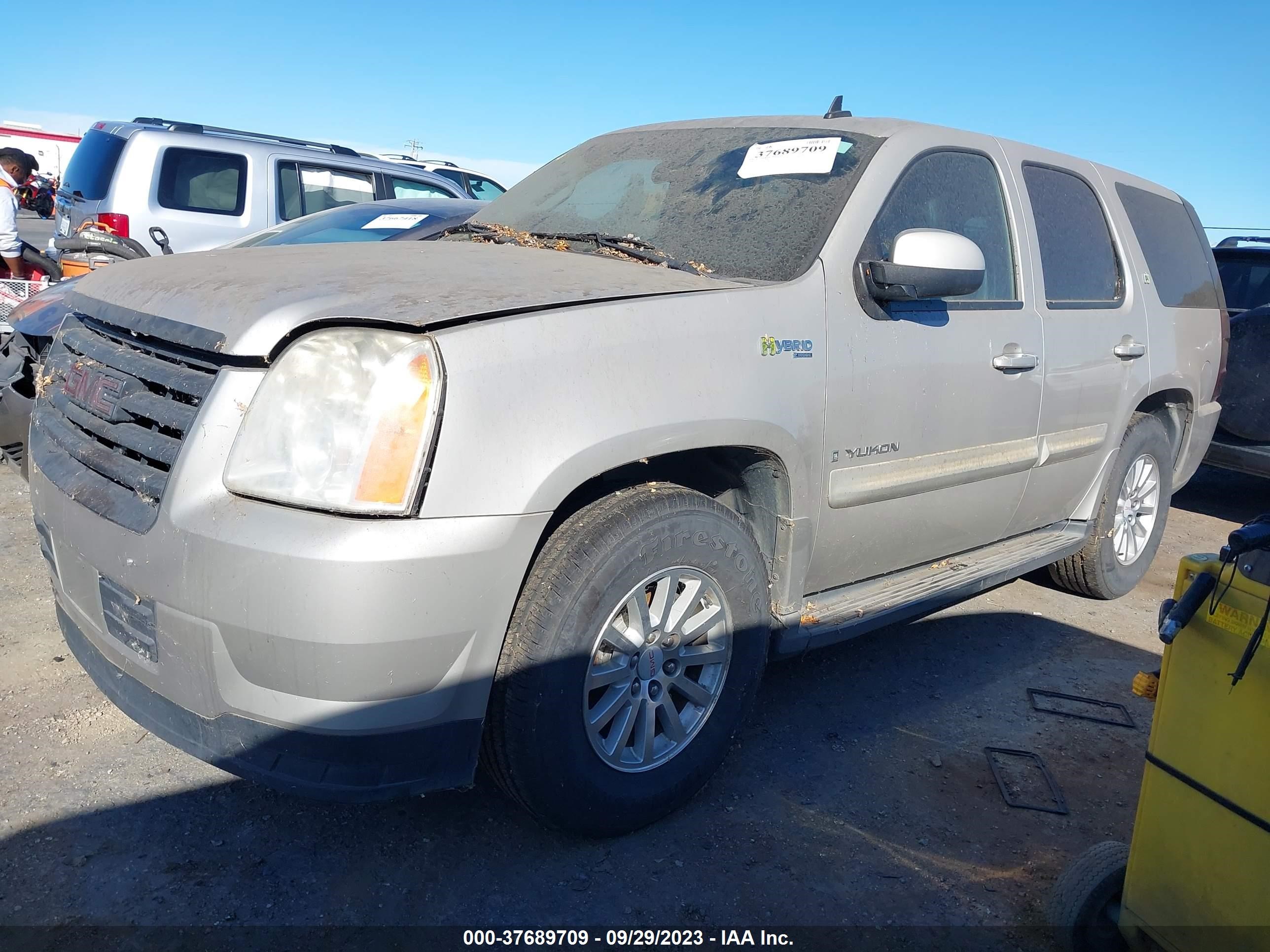 Photo 1 VIN: 1GKFC13568R214887 - GMC YUKON 