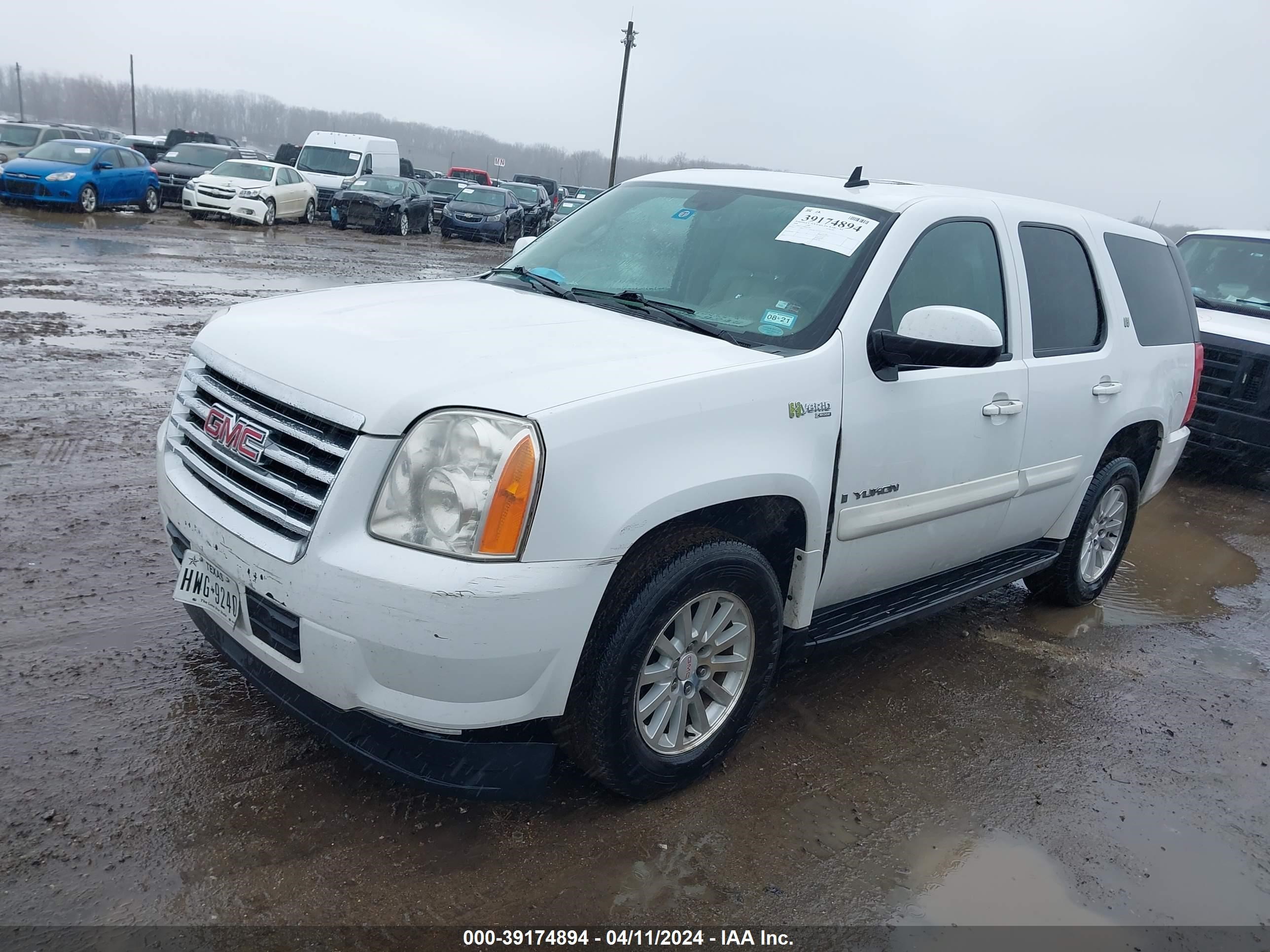 Photo 1 VIN: 1GKFC13598R202782 - GMC YUKON 