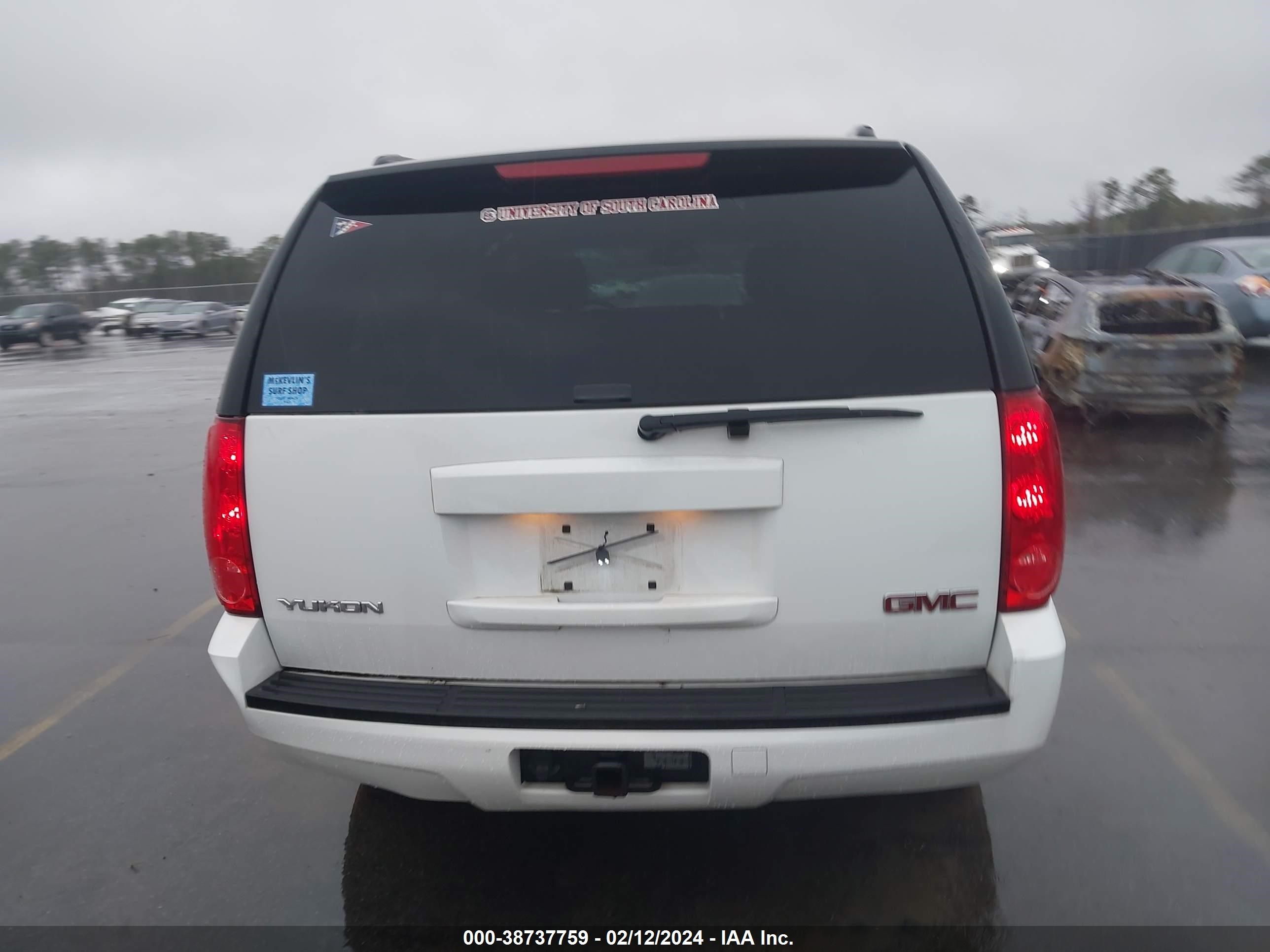 Photo 15 VIN: 1GKFC13C27J384899 - GMC YUKON 