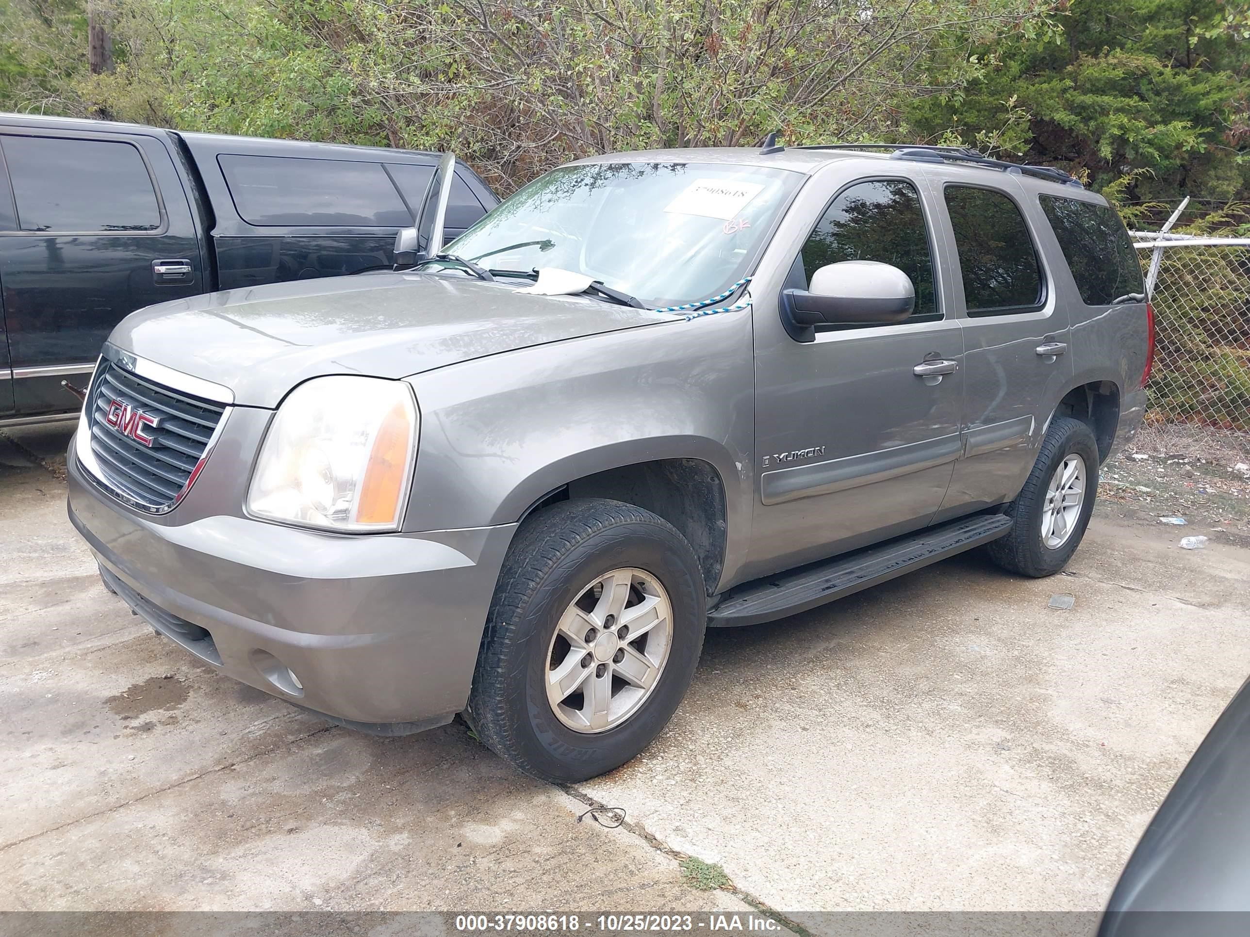 Photo 1 VIN: 1GKFC13C57R353177 - GMC YUKON 