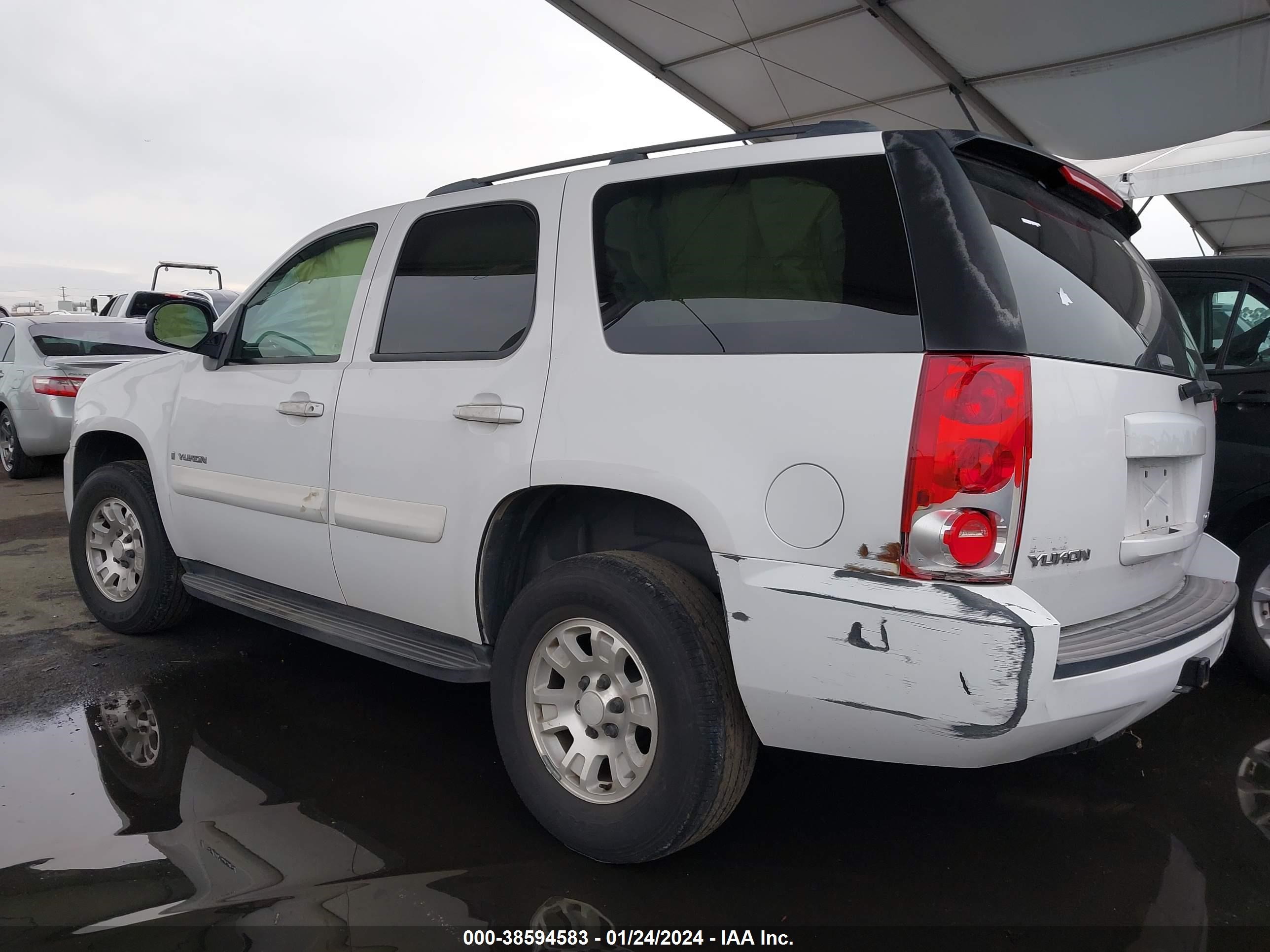 Photo 2 VIN: 1GKFC13C58R129277 - GMC YUKON 