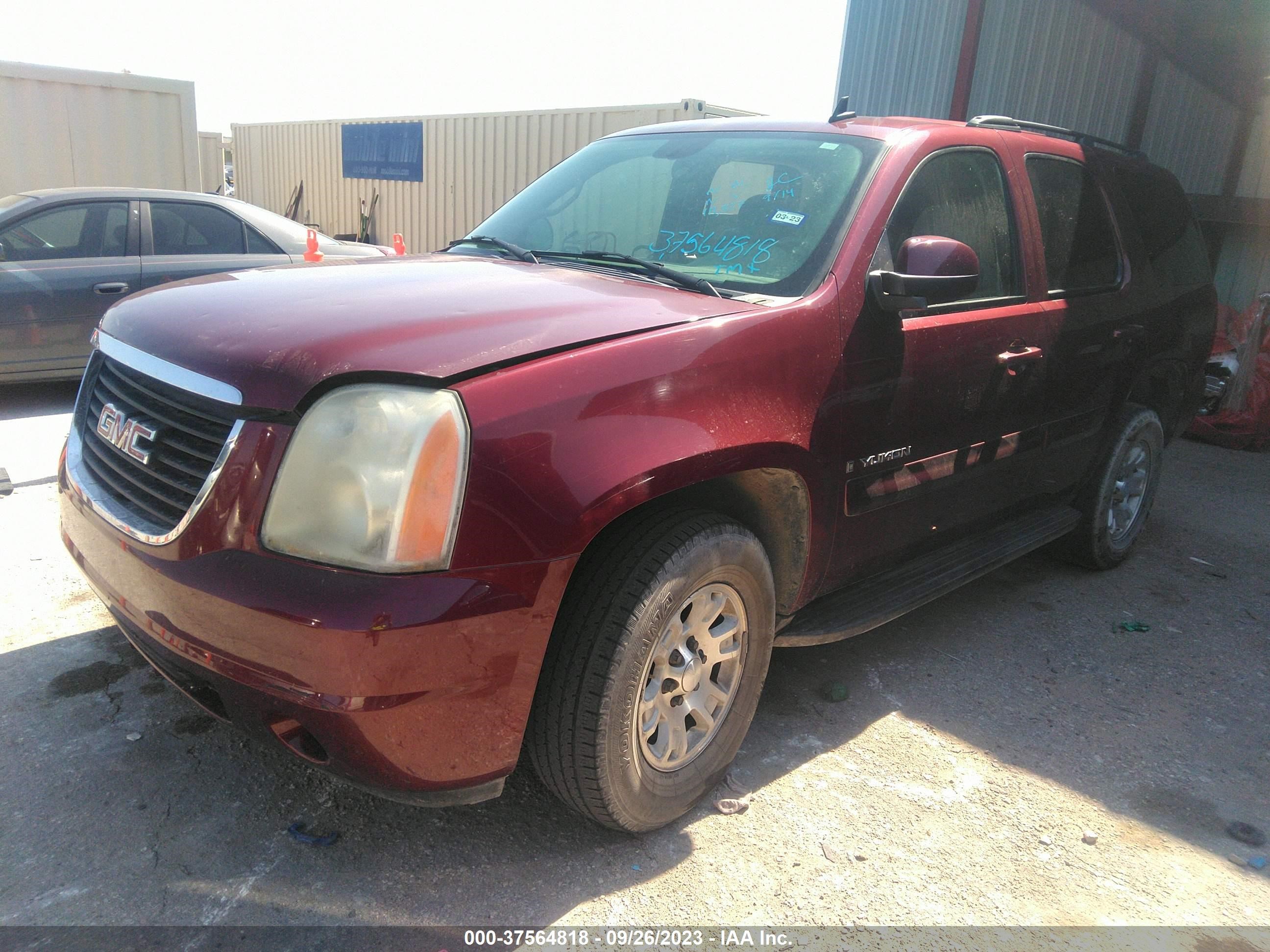 Photo 1 VIN: 1GKFC13C68R165480 - GMC YUKON 