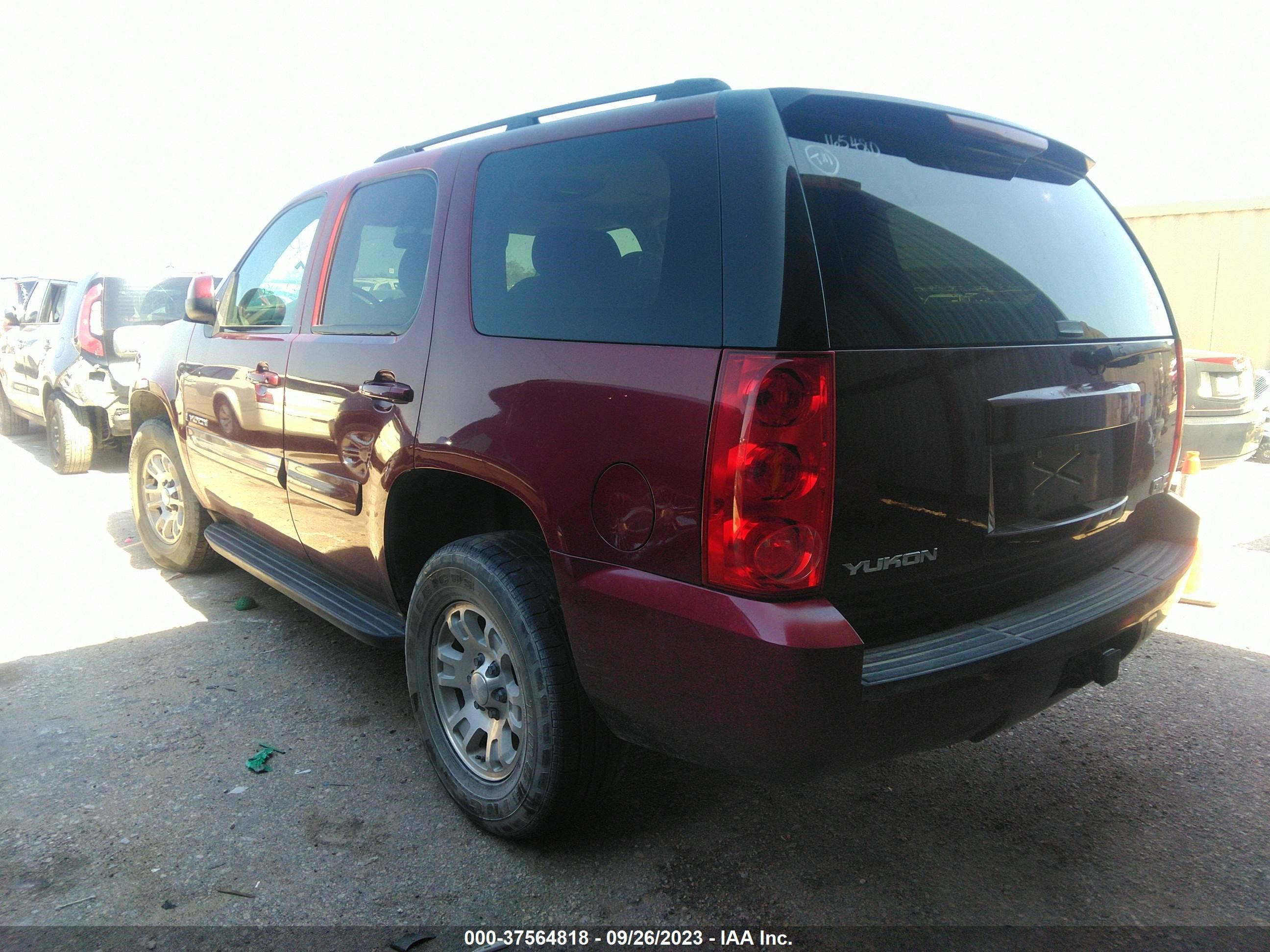 Photo 2 VIN: 1GKFC13C68R165480 - GMC YUKON 