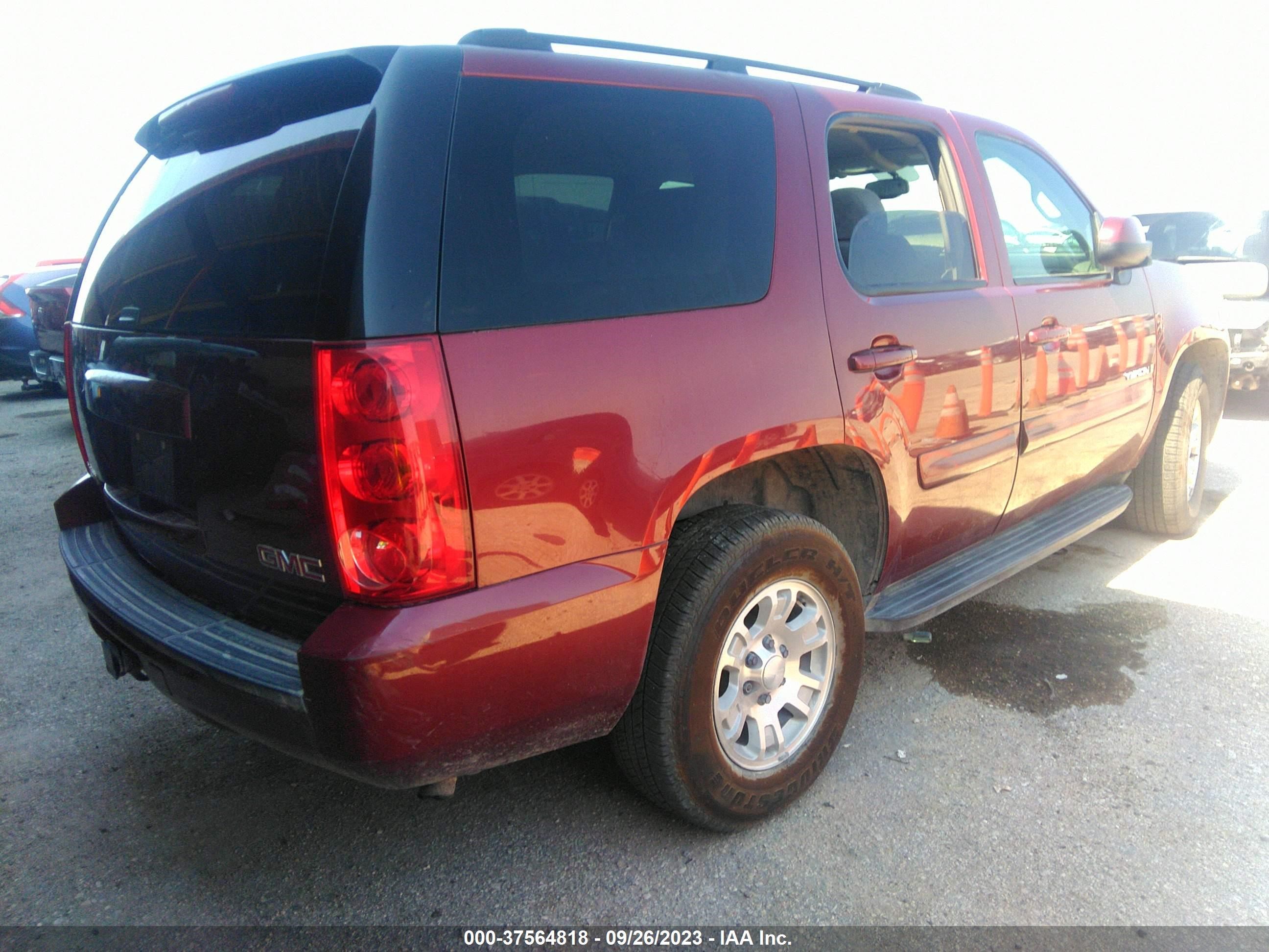 Photo 3 VIN: 1GKFC13C68R165480 - GMC YUKON 