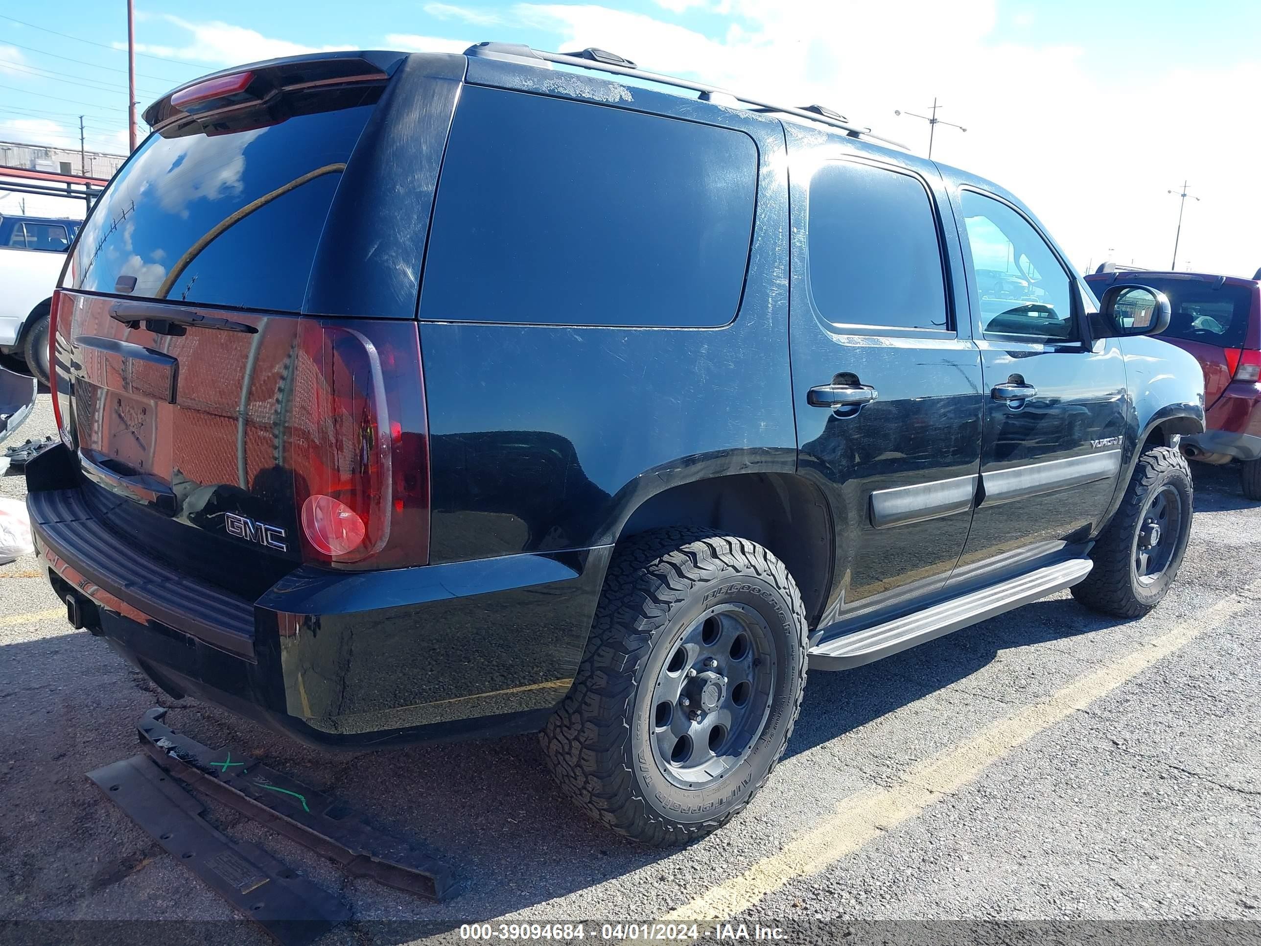 Photo 3 VIN: 1GKFC13C78J220047 - GMC YUKON 