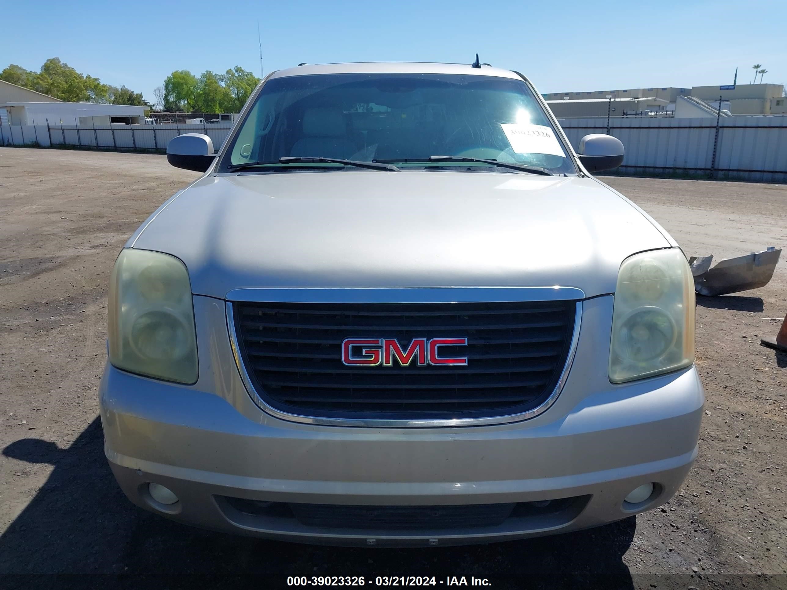 Photo 12 VIN: 1GKFC13J27R245646 - GMC YUKON 