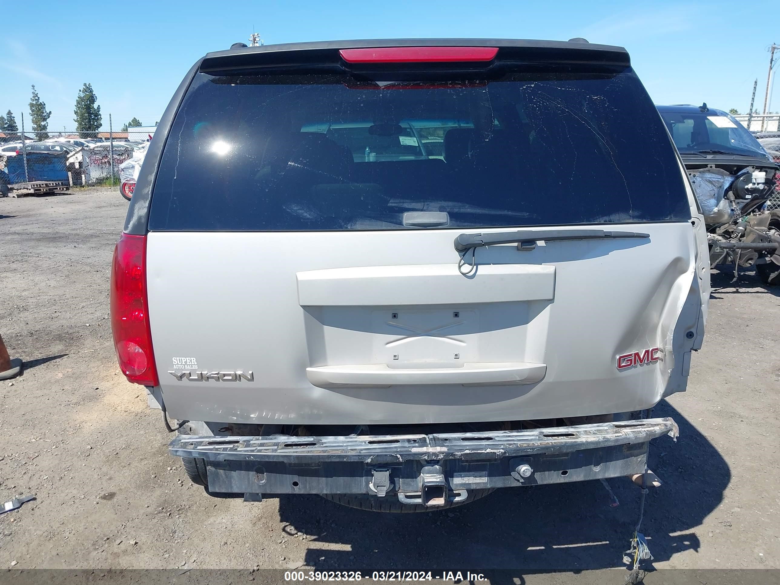 Photo 16 VIN: 1GKFC13J27R245646 - GMC YUKON 