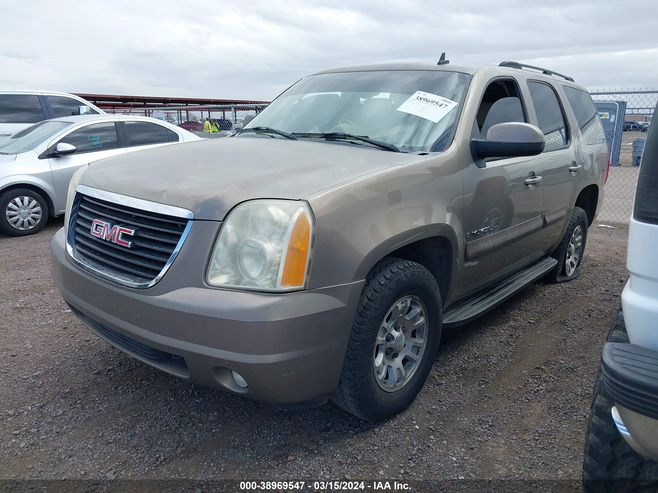 Photo 1 VIN: 1GKFC13J37R128903 - GMC YUKON 