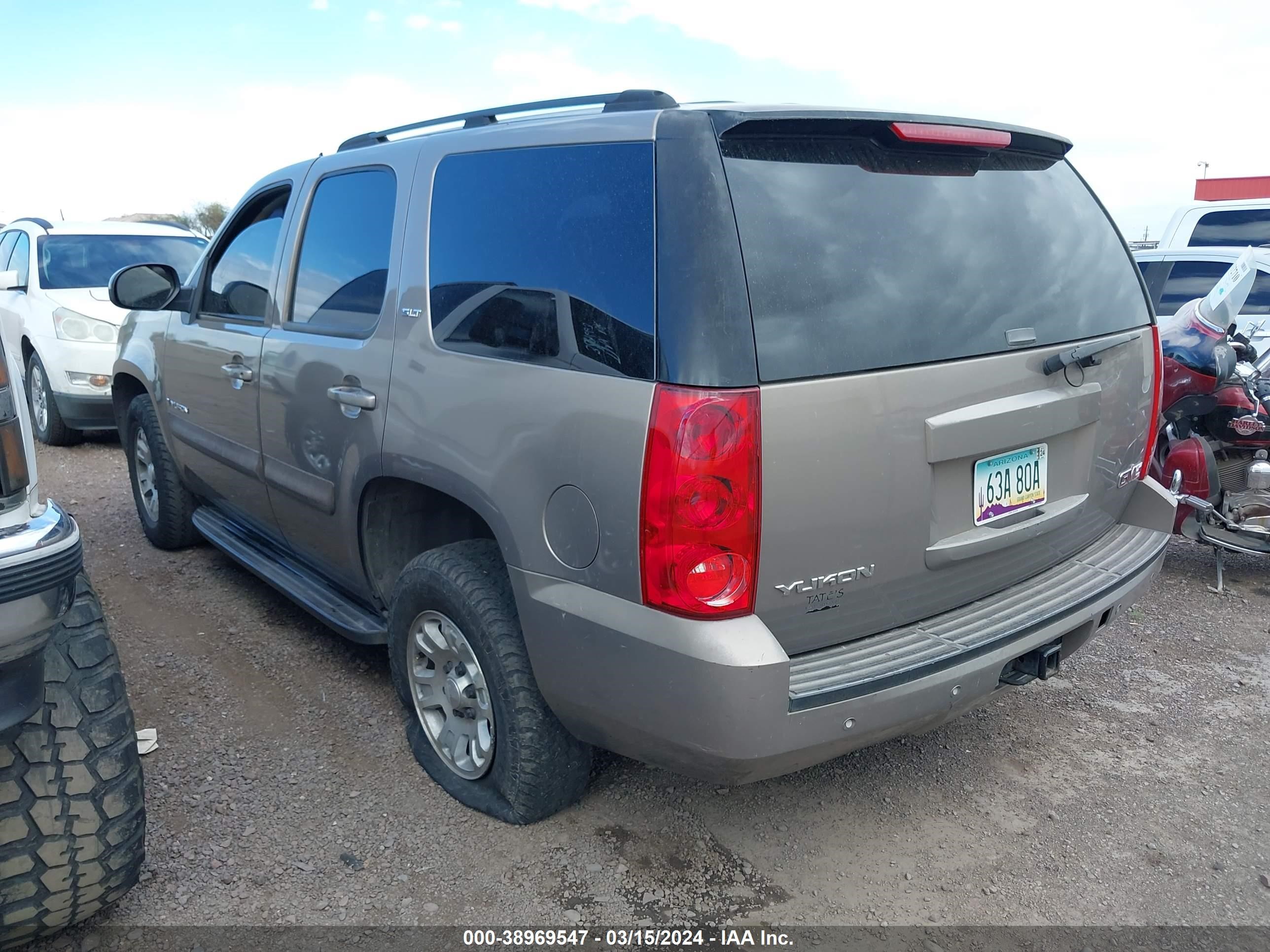 Photo 2 VIN: 1GKFC13J37R128903 - GMC YUKON 