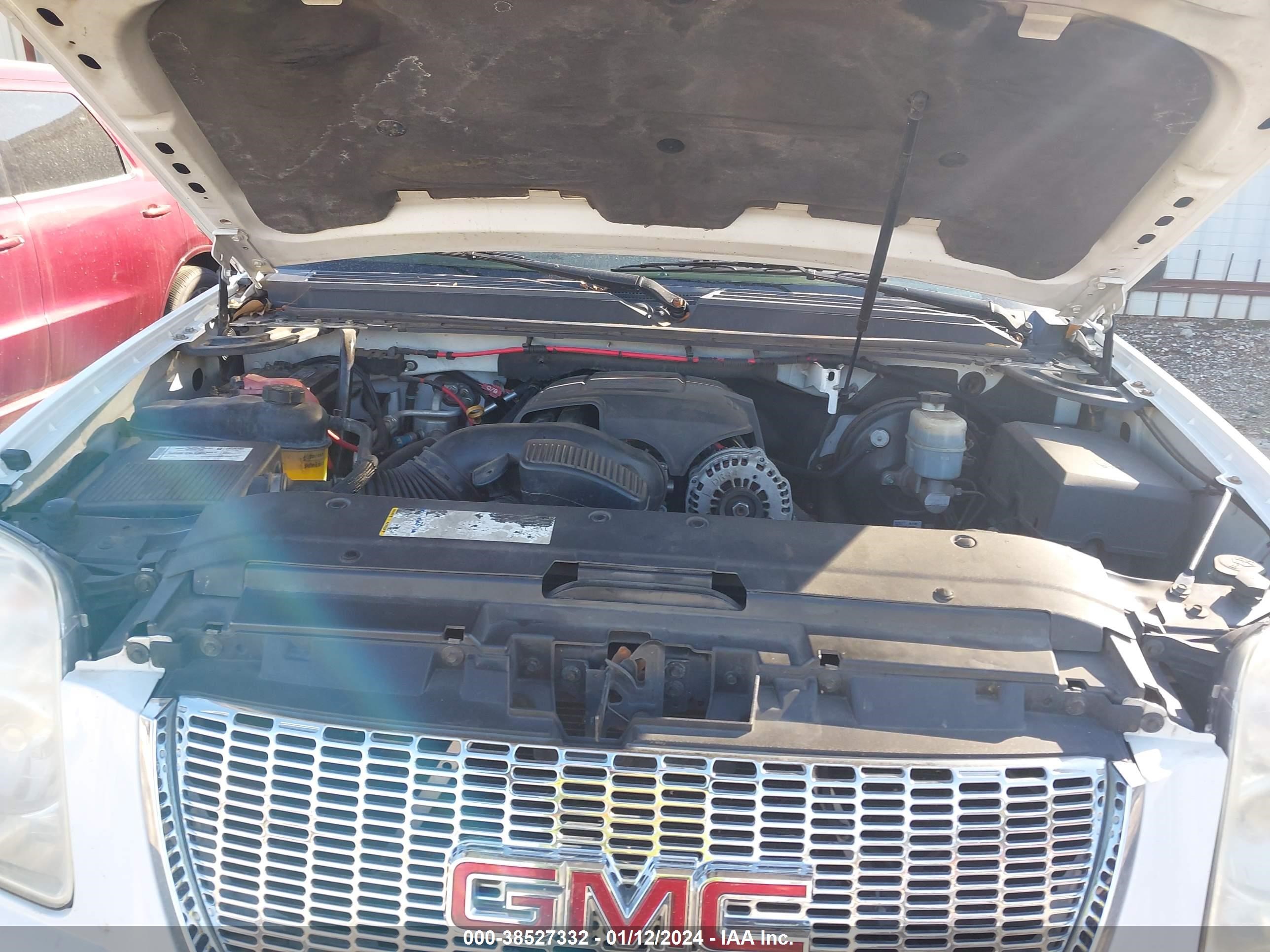 Photo 9 VIN: 1GKFC13J48R229840 - GMC YUKON 