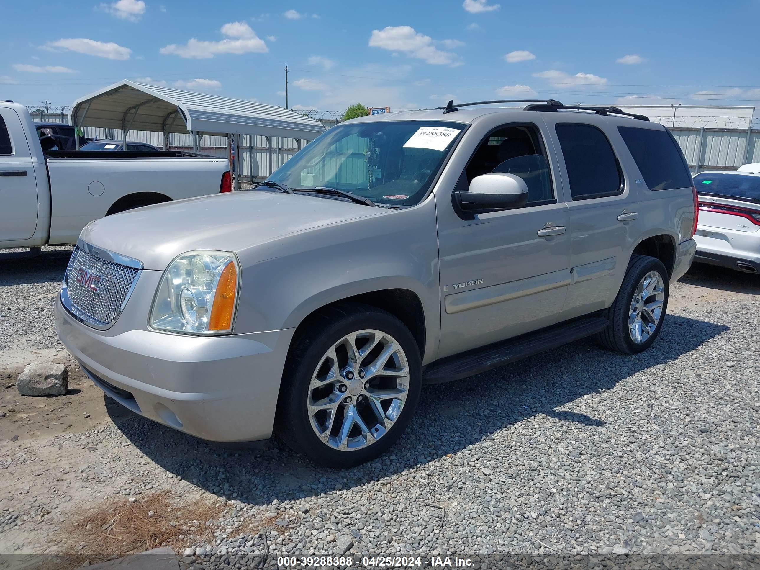 Photo 1 VIN: 1GKFC13J67J139294 - GMC YUKON 