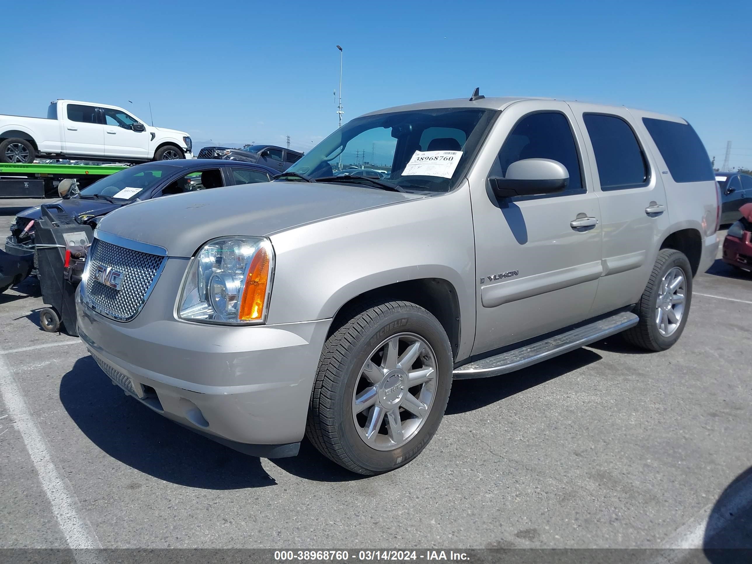 Photo 1 VIN: 1GKFC13J67R175665 - GMC YUKON 