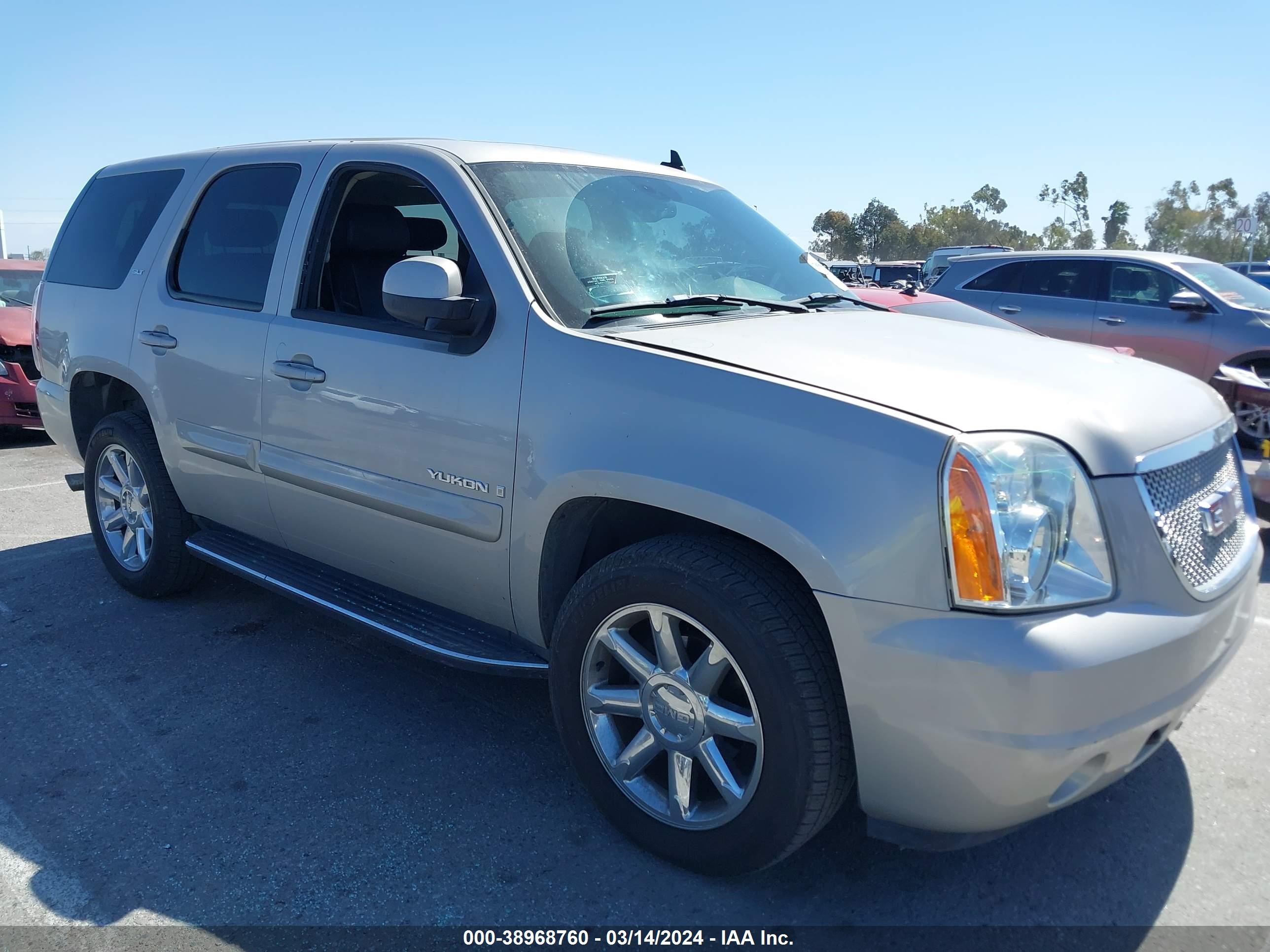 Photo 11 VIN: 1GKFC13J67R175665 - GMC YUKON 