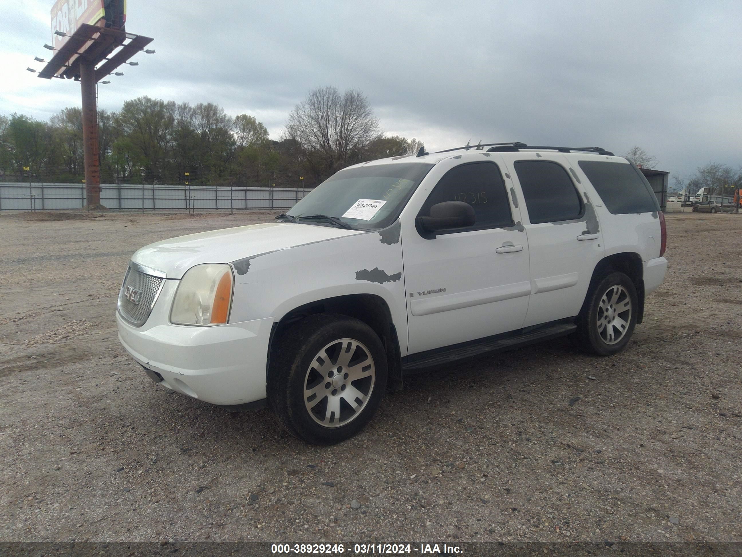 Photo 1 VIN: 1GKFC13J77J112315 - GMC YUKON 