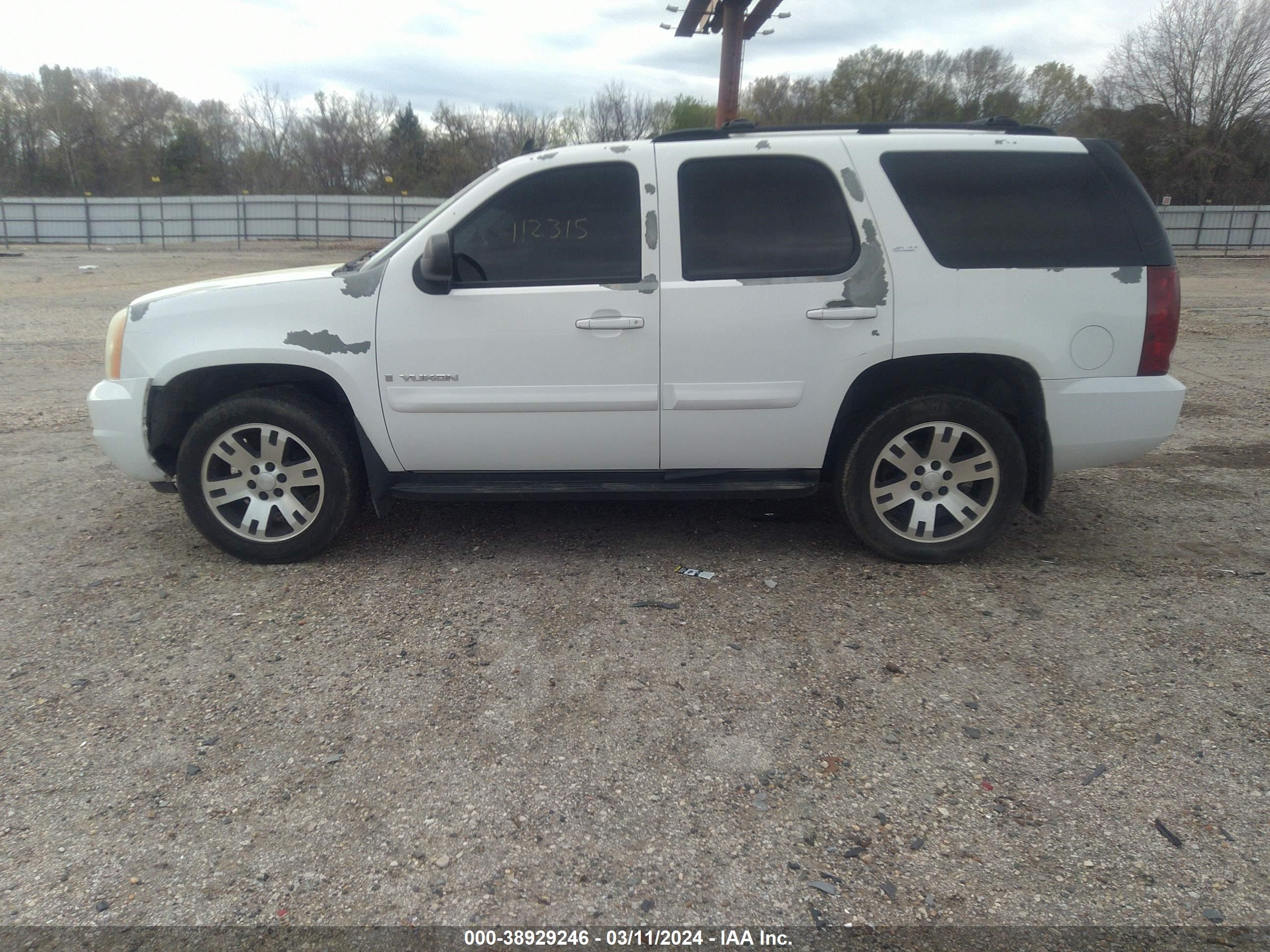 Photo 11 VIN: 1GKFC13J77J112315 - GMC YUKON 