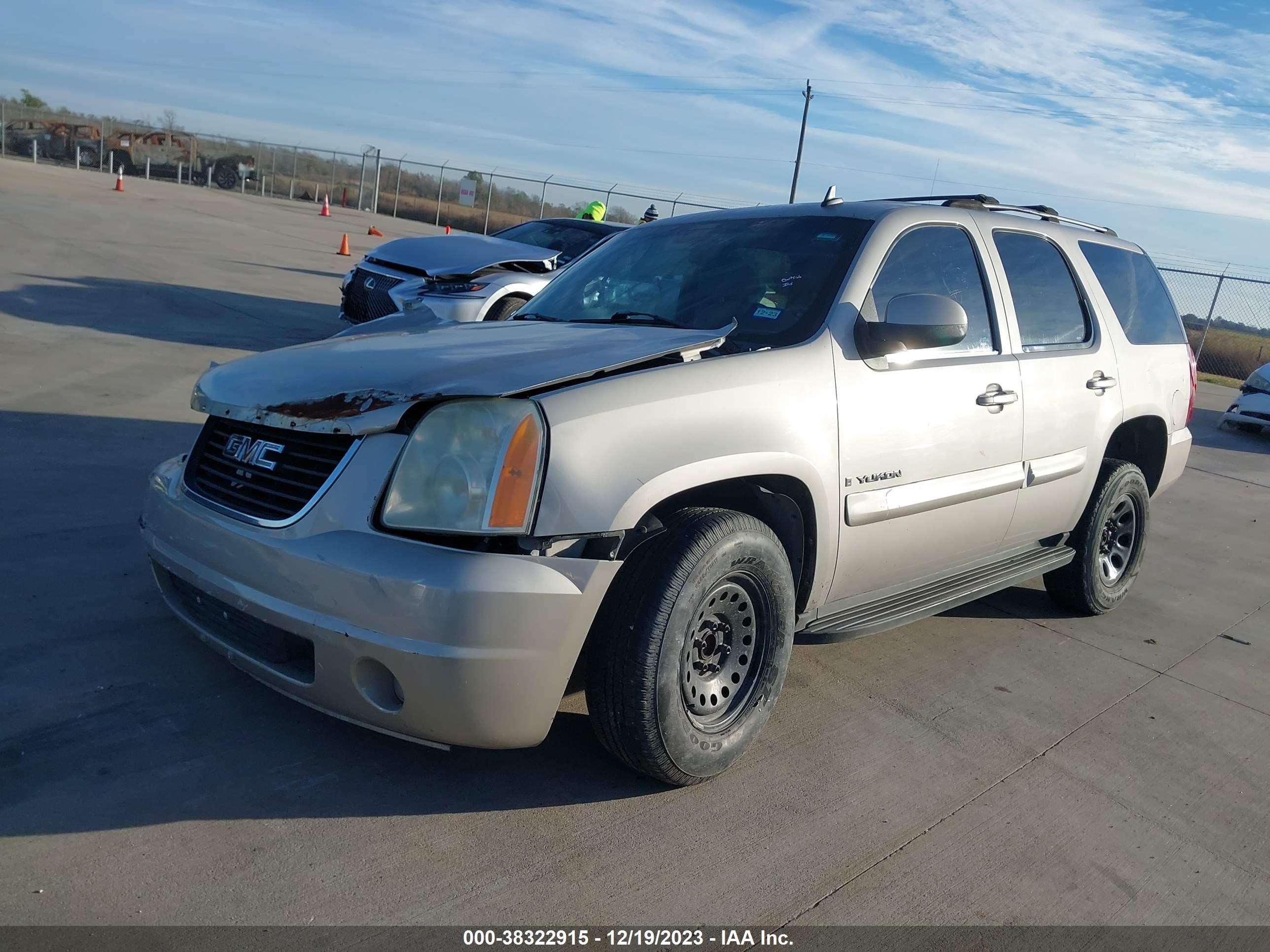 Photo 1 VIN: 1GKFC13J77R108993 - GMC YUKON 