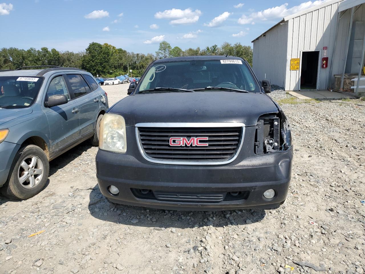 Photo 4 VIN: 1GKFC16007R205679 - GMC YUKON 