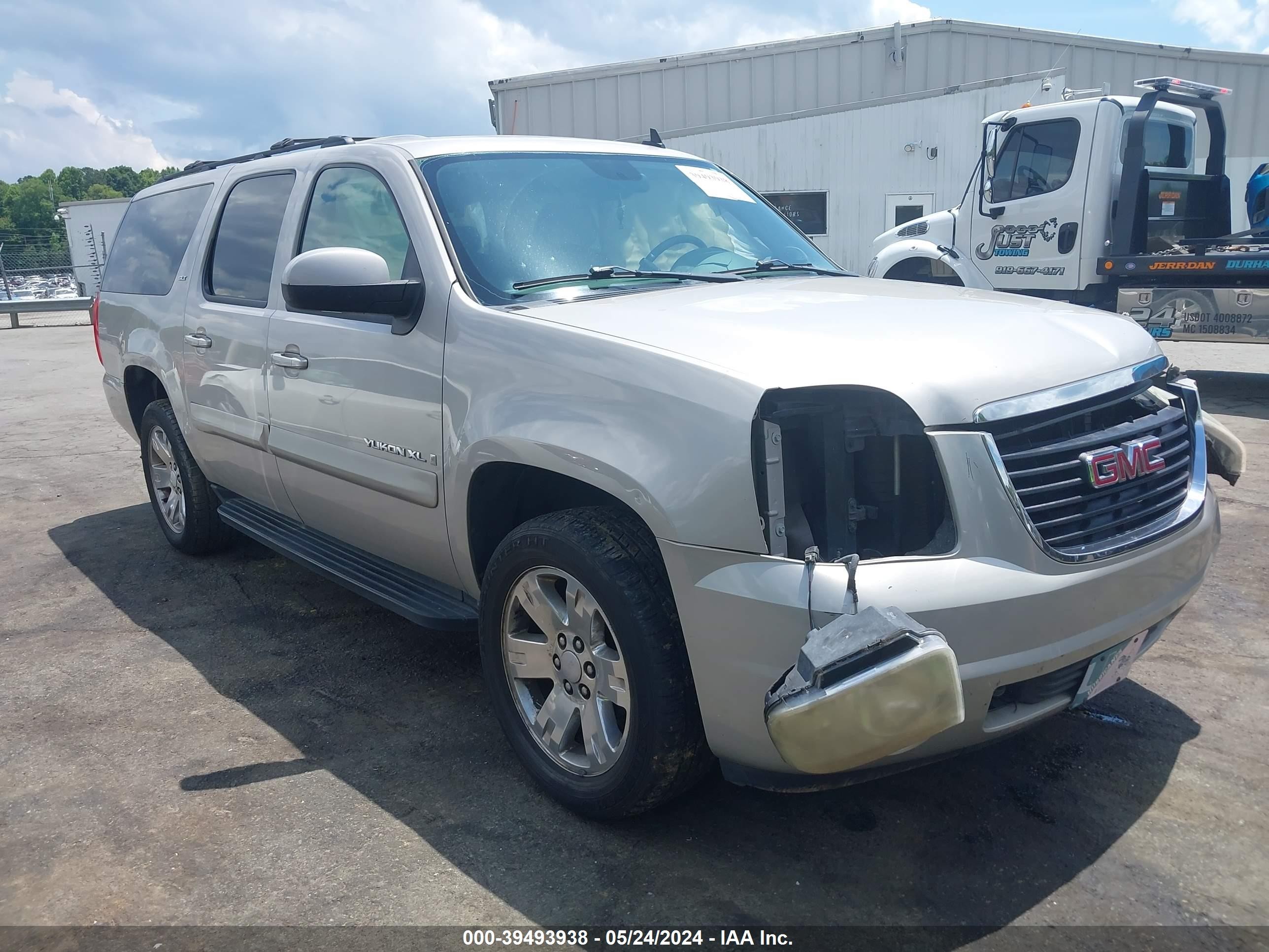 Photo 0 VIN: 1GKFC16008R237761 - GMC SAVANA 