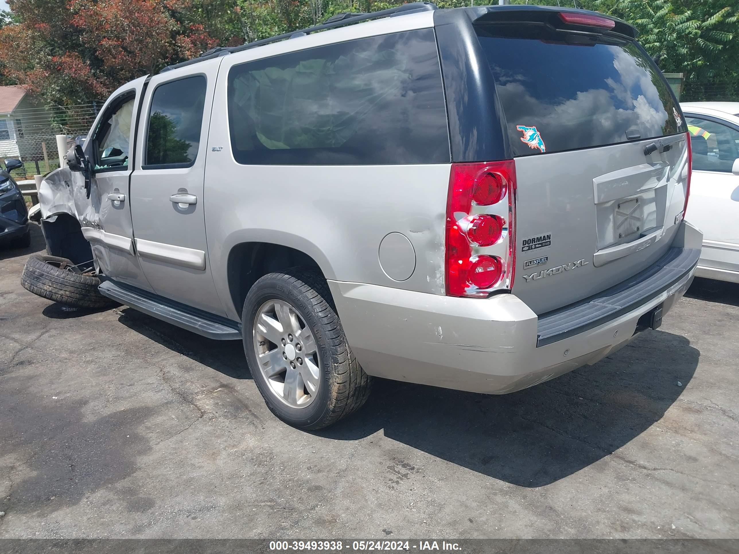 Photo 2 VIN: 1GKFC16008R237761 - GMC SAVANA 