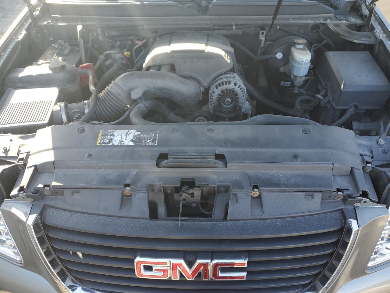 Photo 11 VIN: 1GKFC16027R256343 - GMC YUKON 