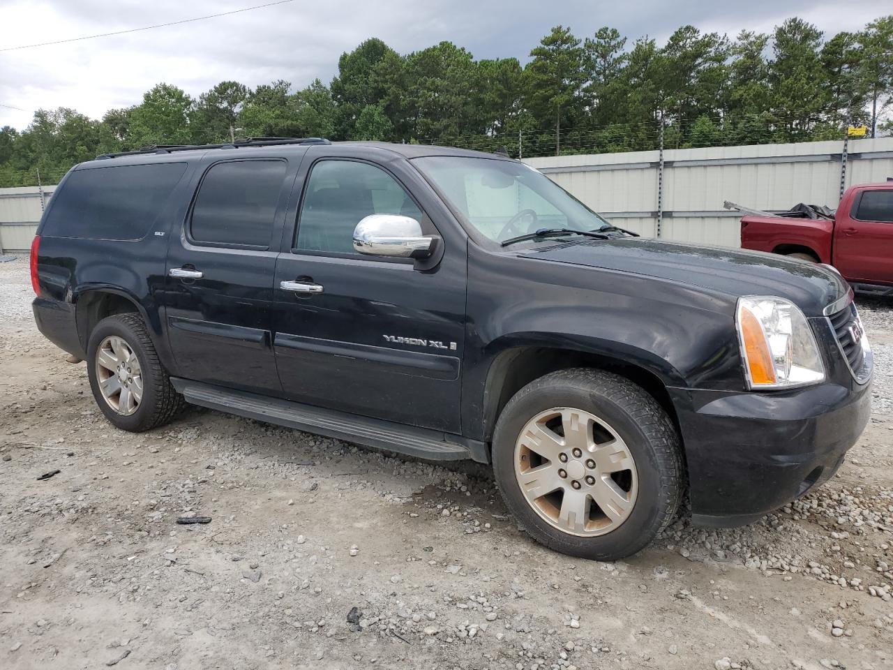 Photo 3 VIN: 1GKFC16047R397074 - GMC YUKON 