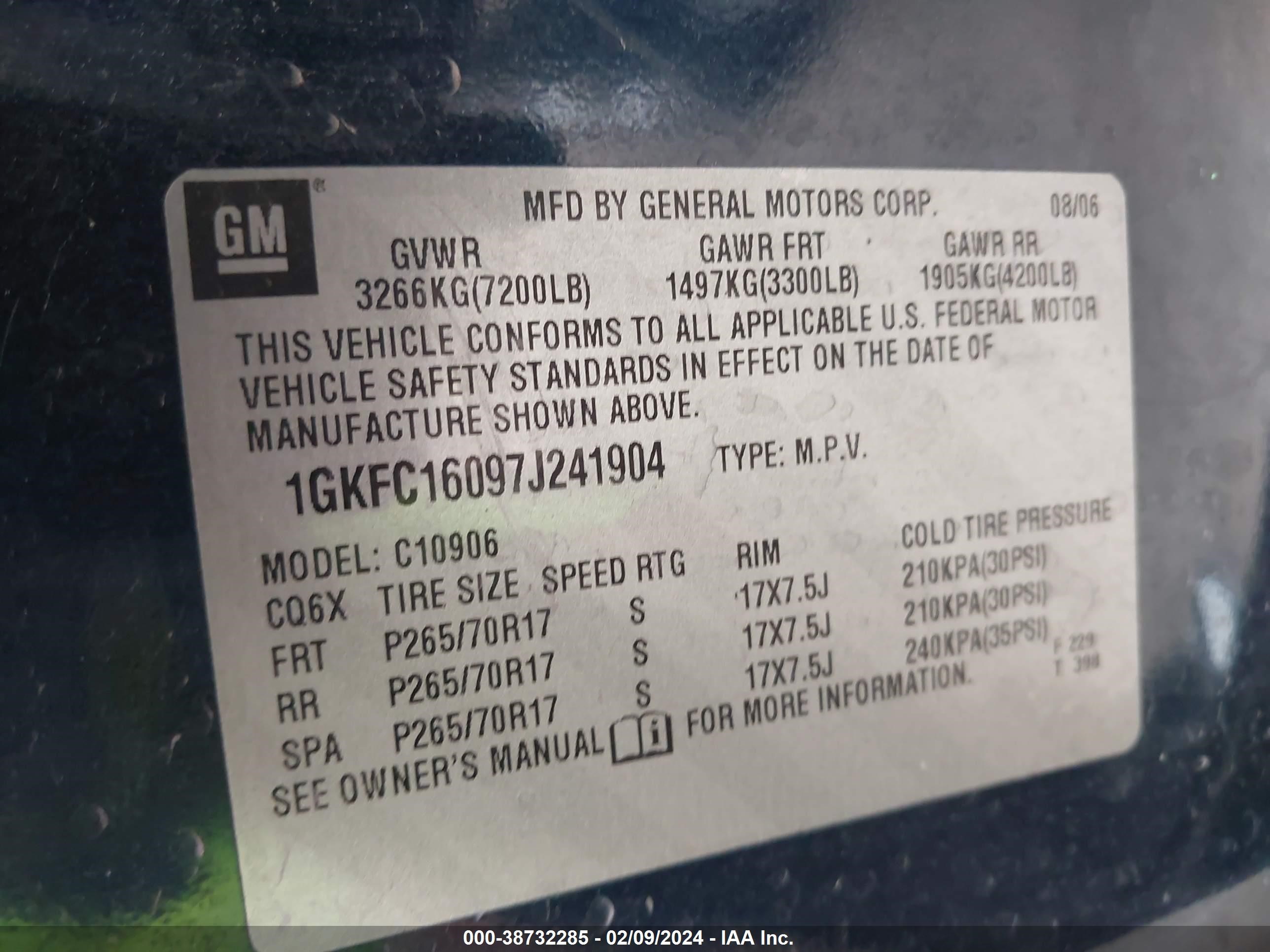 Photo 8 VIN: 1GKFC16097J241904 - GMC YUKON 