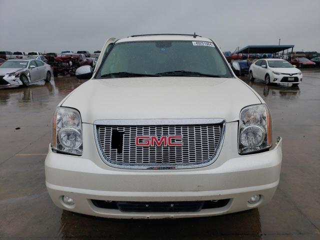 Photo 4 VIN: 1GKFC16098R234048 - GMC YUKON 