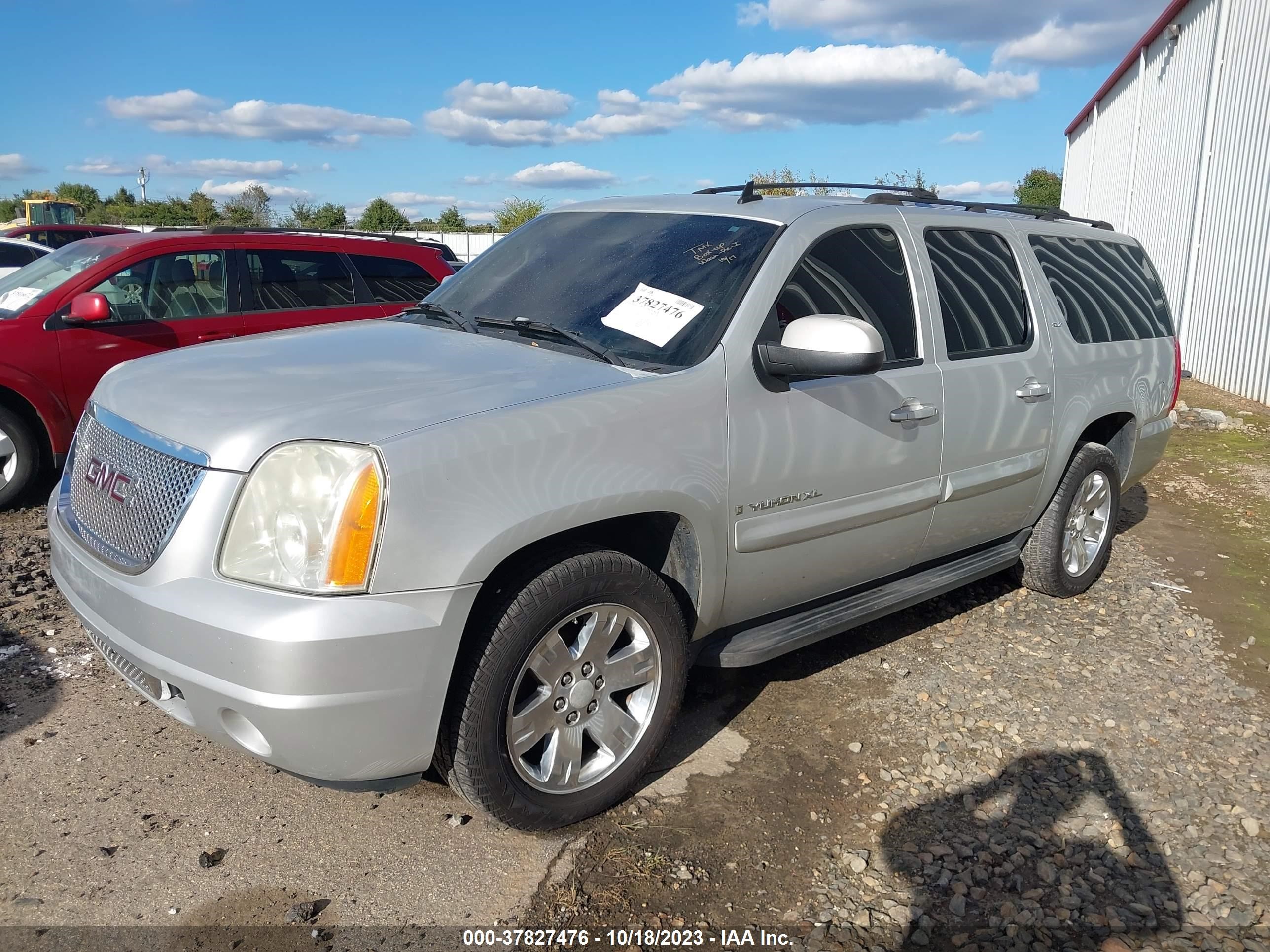 Photo 1 VIN: 1GKFC160X7J208037 - GMC YUKON 