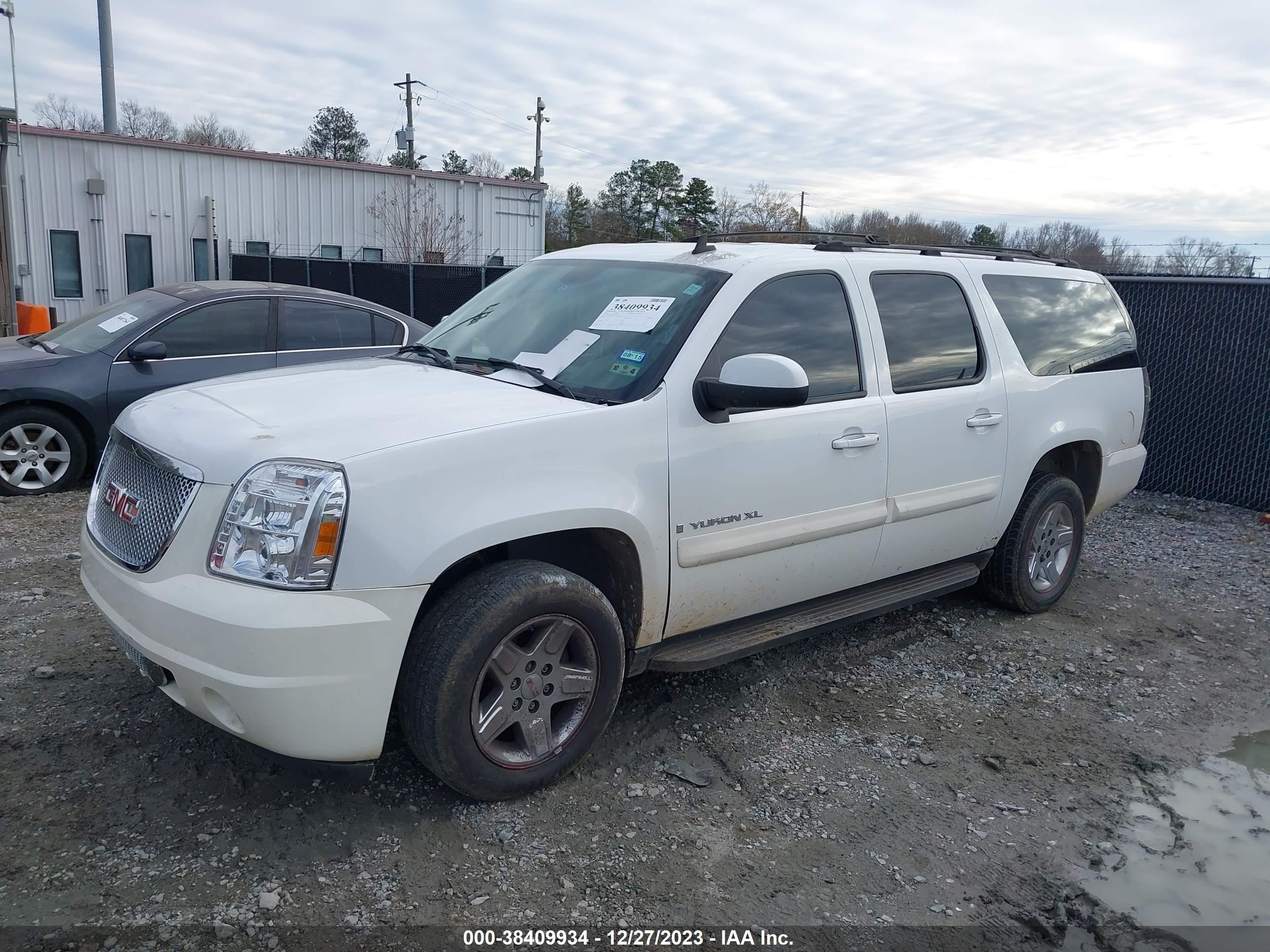 Photo 1 VIN: 1GKFC16J57J211629 - GMC YUKON 