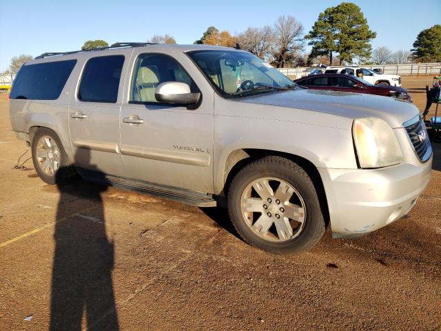 Photo 3 VIN: 1GKFC16J78R120977 - GMC YUKON 