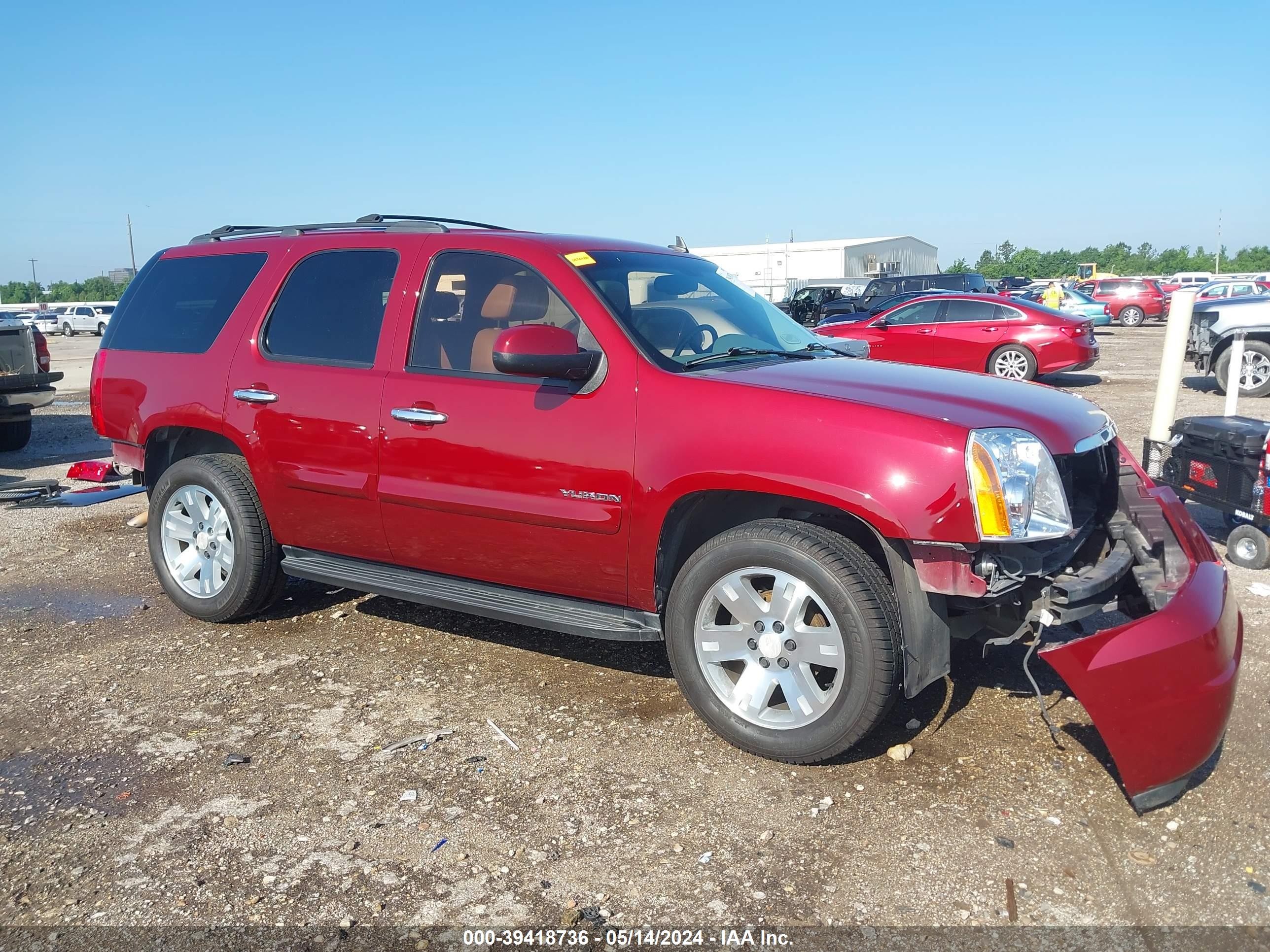 Photo 13 VIN: 1GKFC33069R131476 - GMC YUKON 