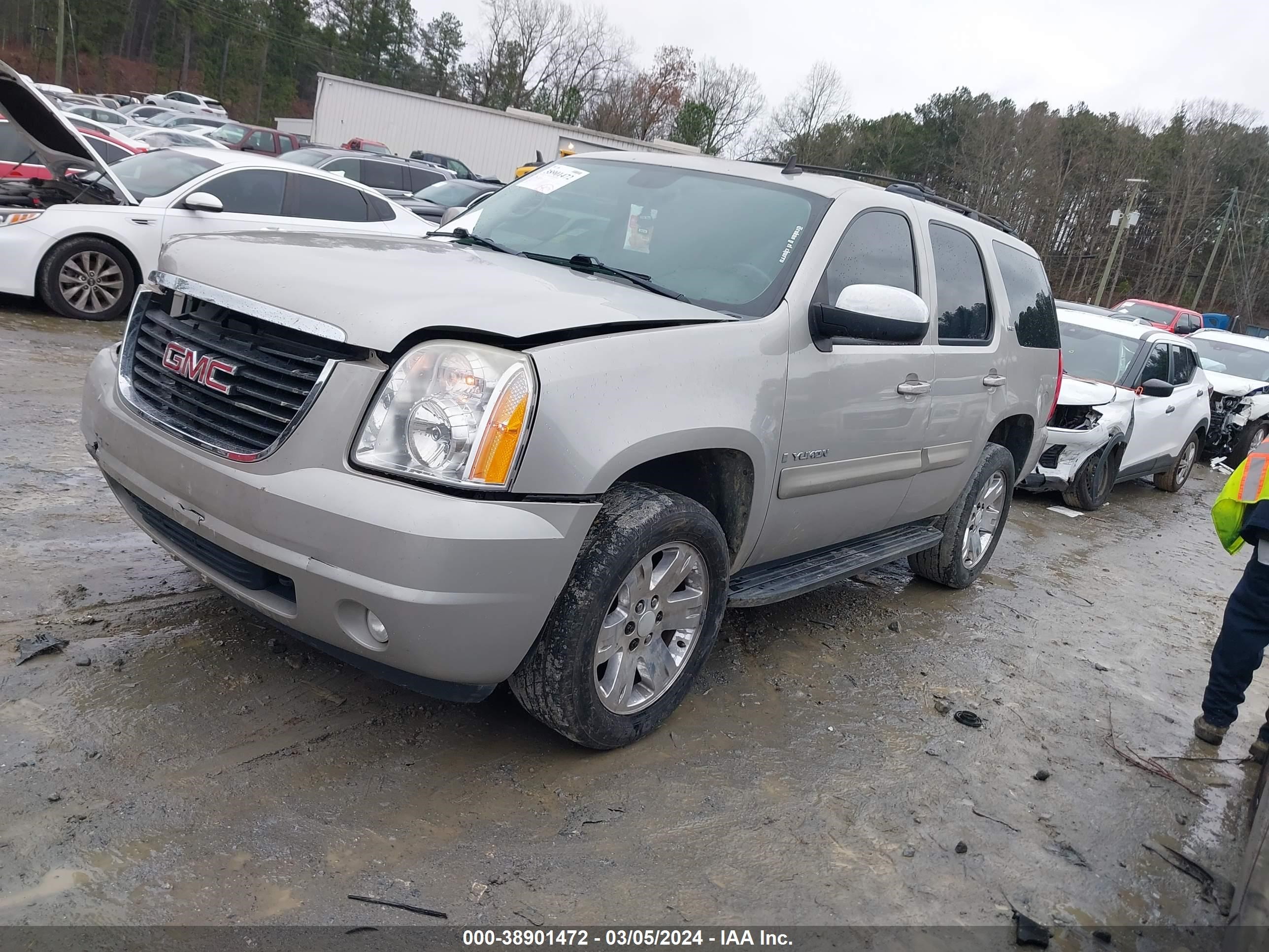 Photo 1 VIN: 1GKFC33069R166373 - GMC YUKON 