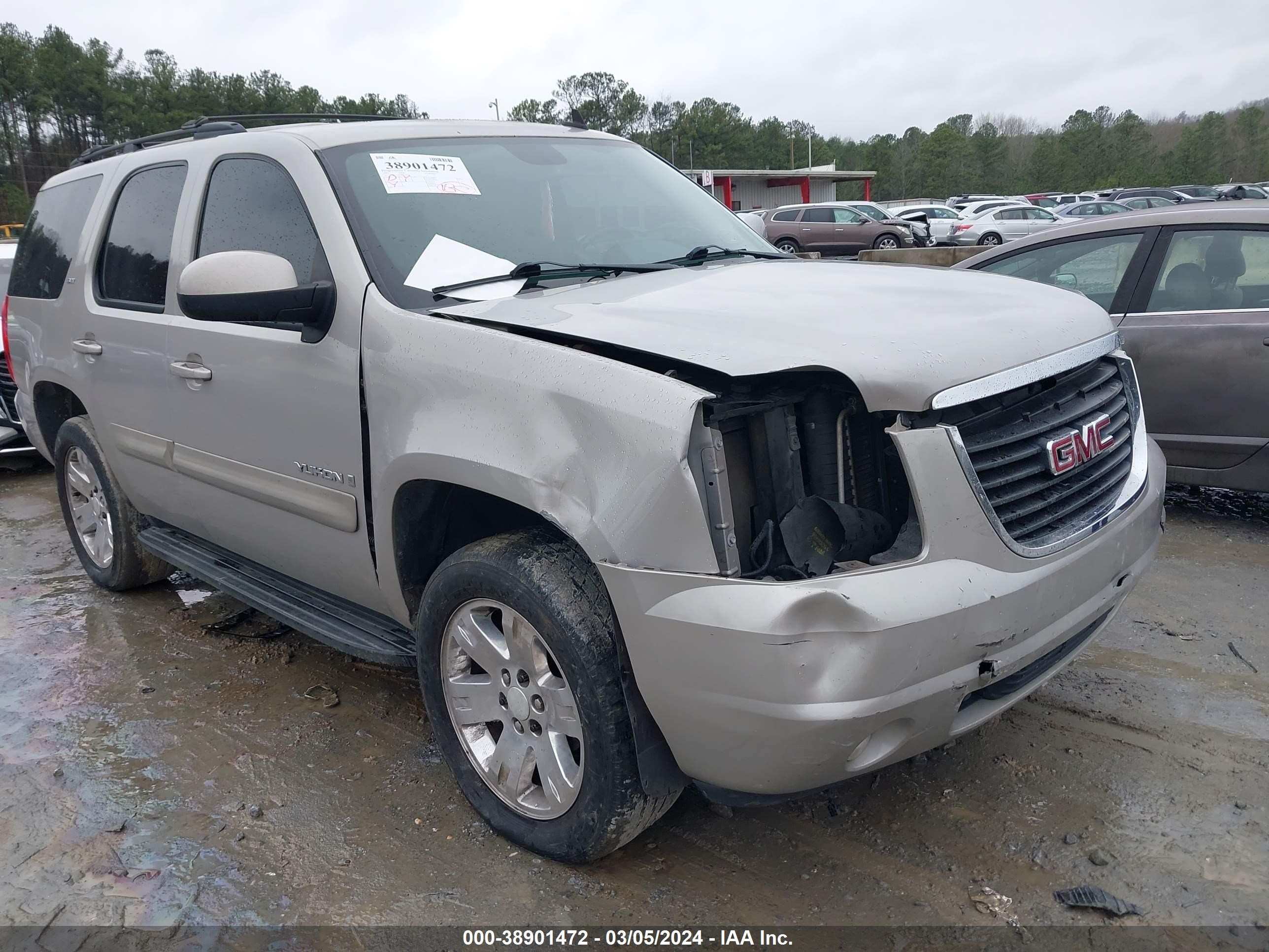 Photo 5 VIN: 1GKFC33069R166373 - GMC YUKON 