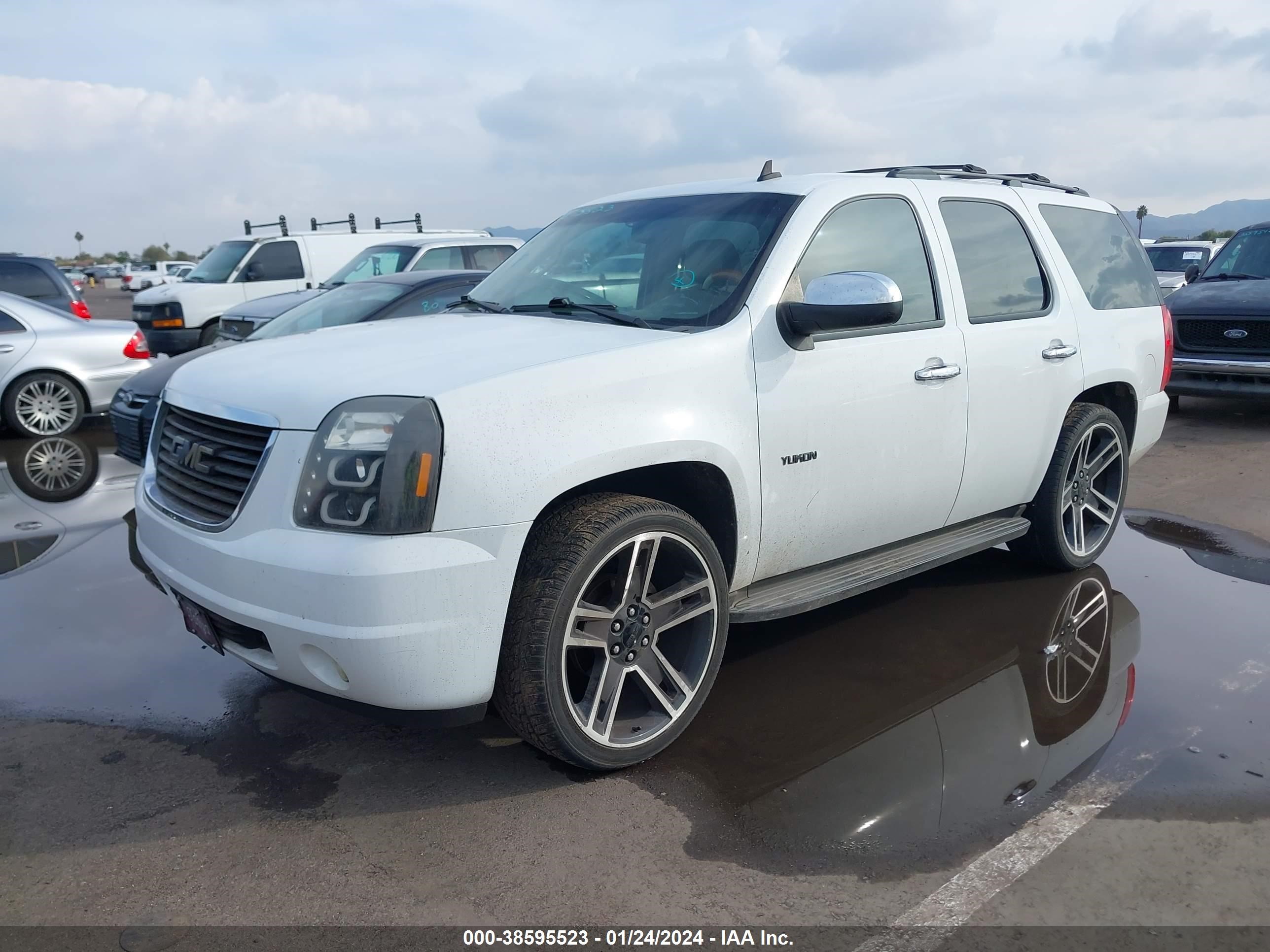 Photo 1 VIN: 1GKFC330X9R127169 - GMC YUKON 