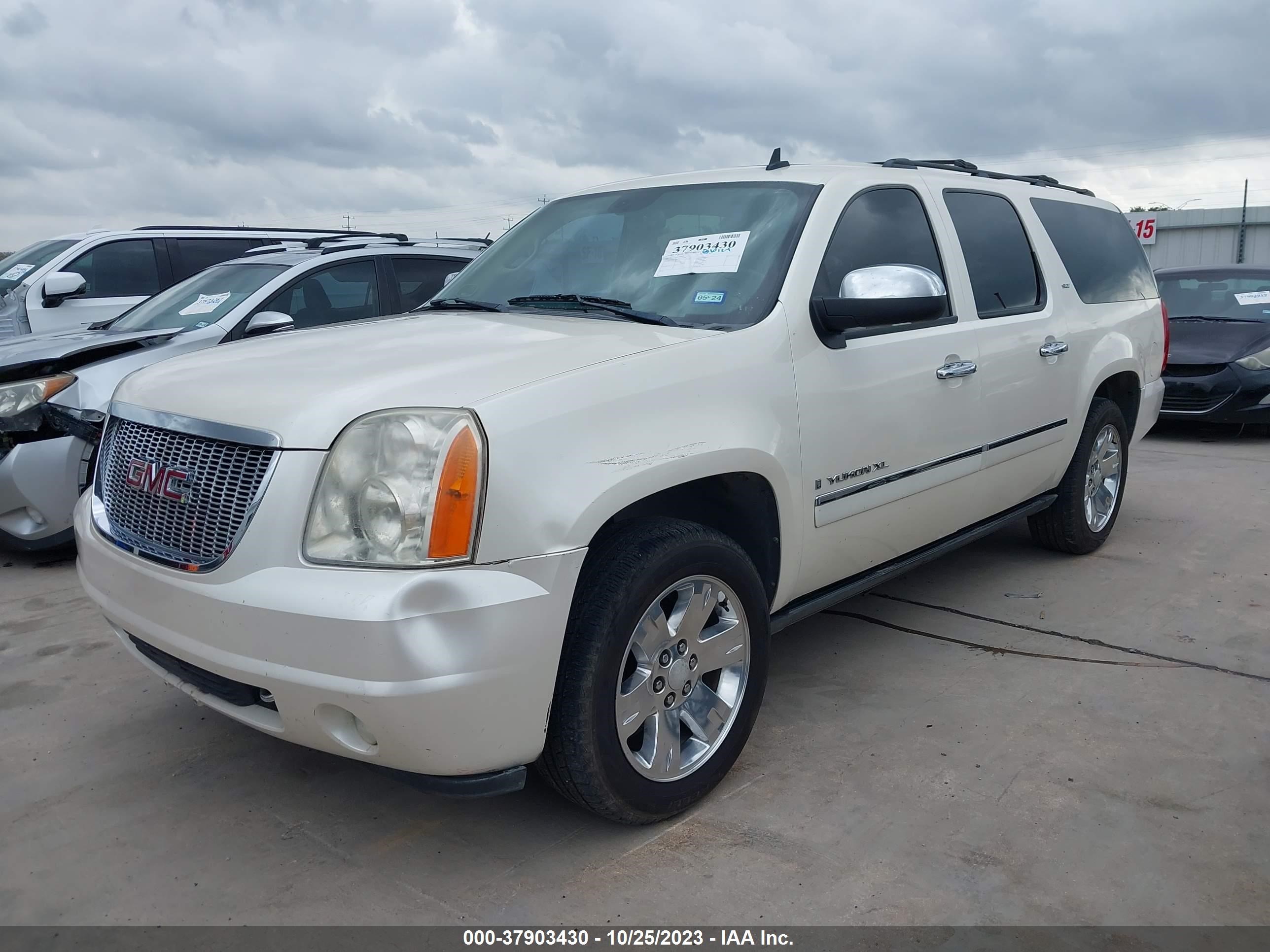 Photo 1 VIN: 1GKFC36009R197288 - GMC YUKON 