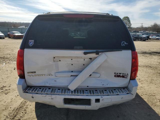 Photo 5 VIN: 1GKFC36019R173887 - GMC YUKON 